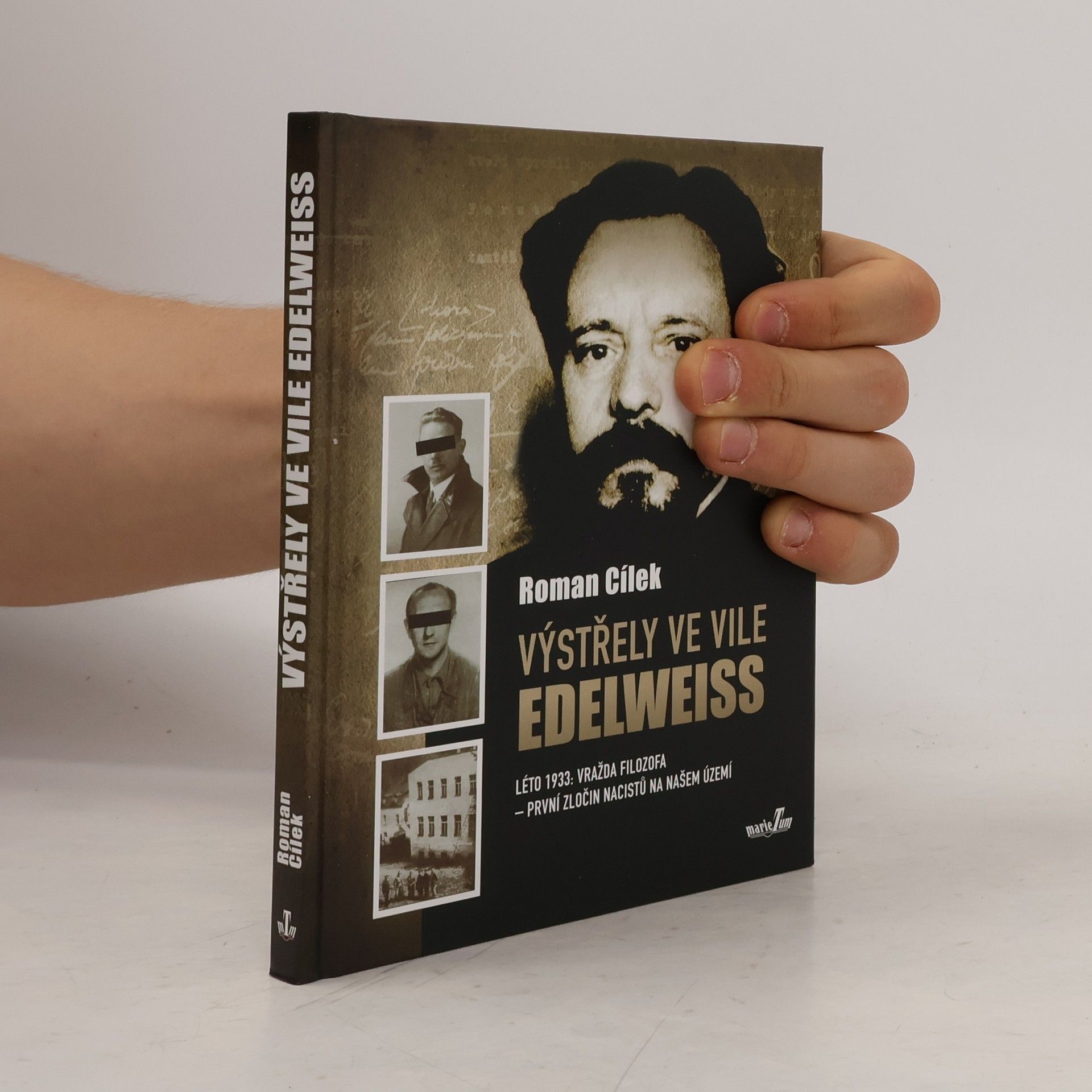 Roman Cílek Výstřely ve vile Edelweiss