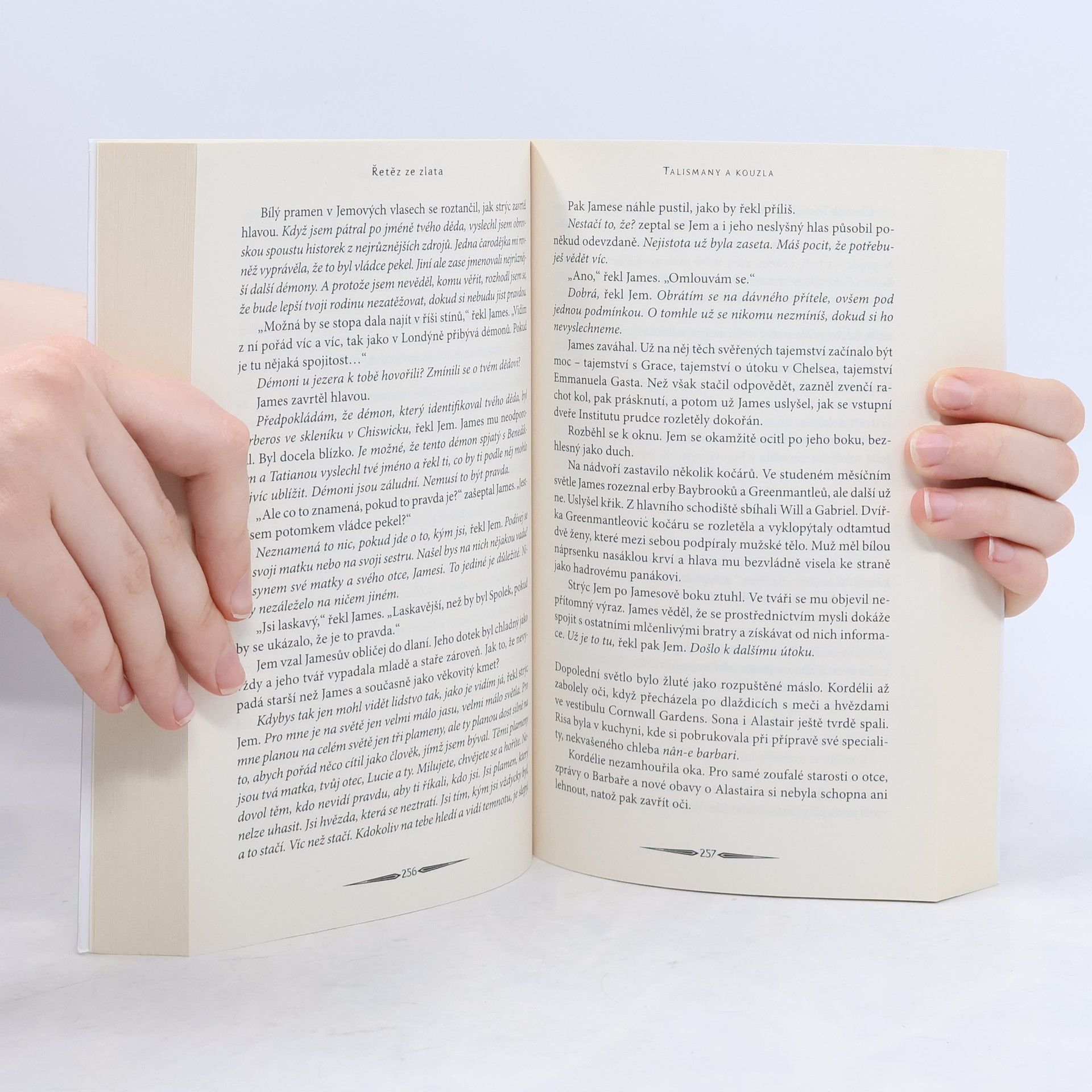 Cassandra Clare Poslední hodin 1. Řetěz ze zlata