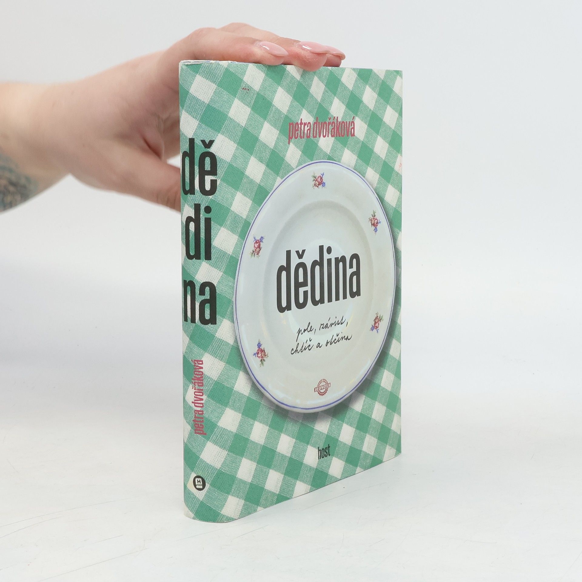 Petra Dvořáková Dědina: pole, závist, chtíč a otčina