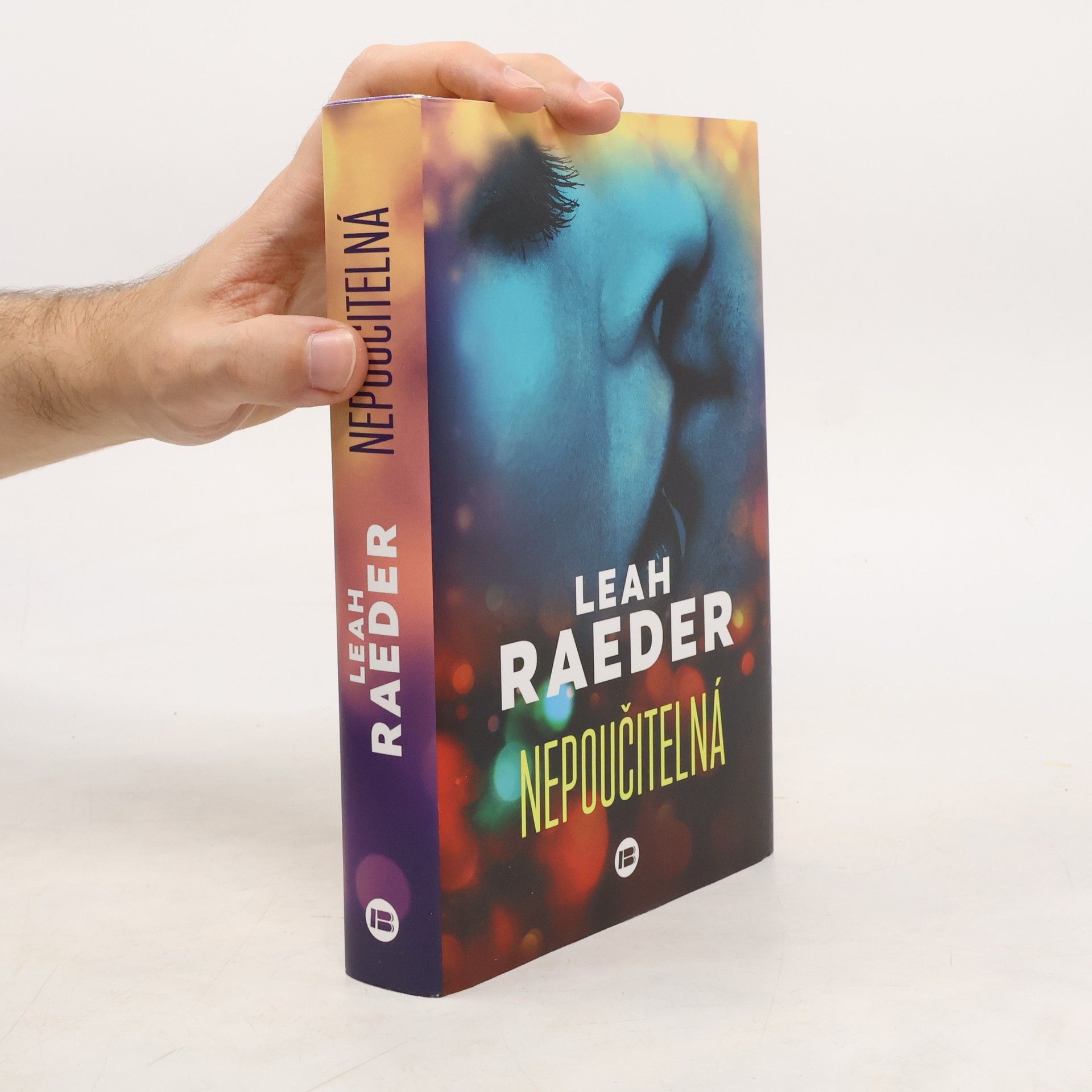 Leah Raeder Nepoučitelná