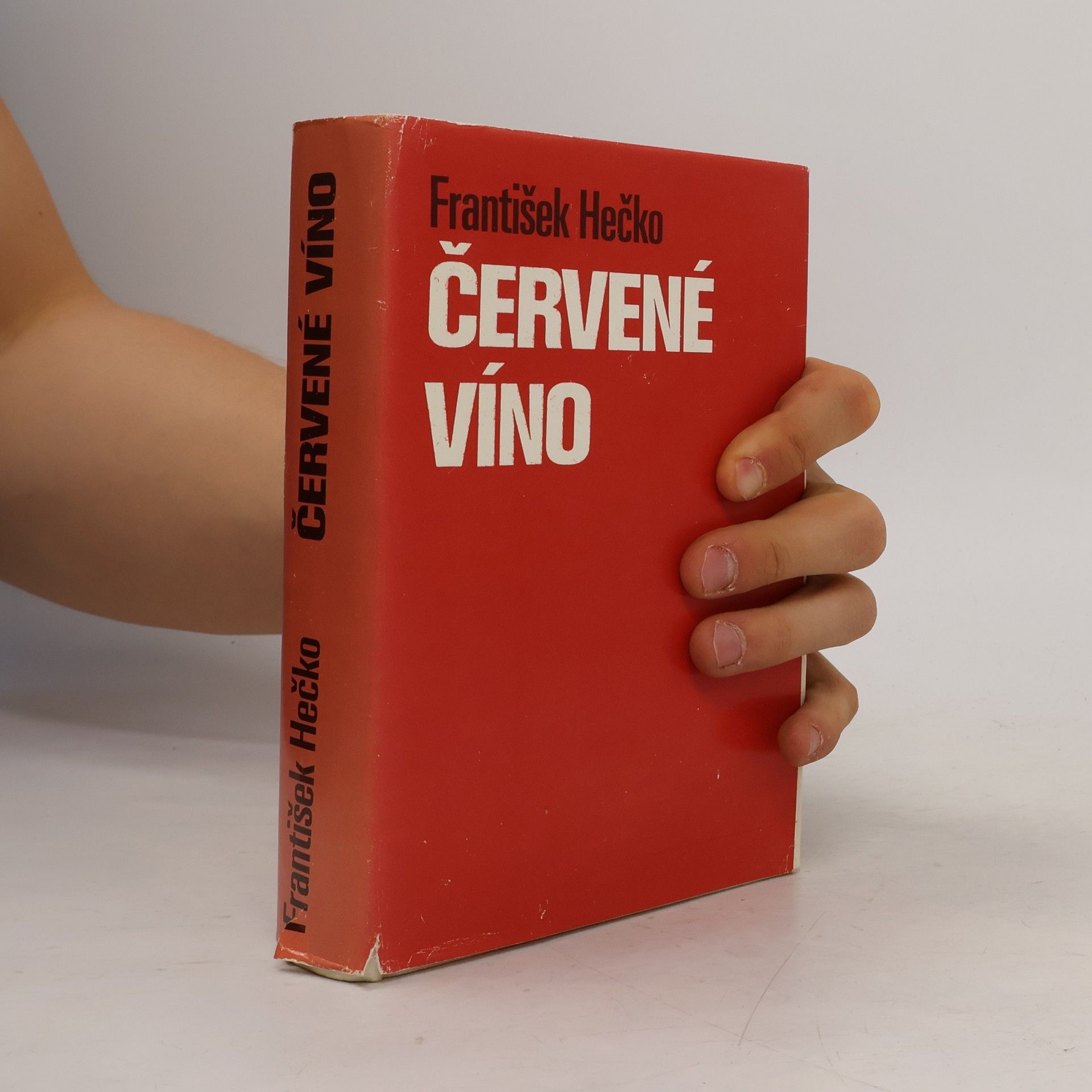František Hečko Červené víno