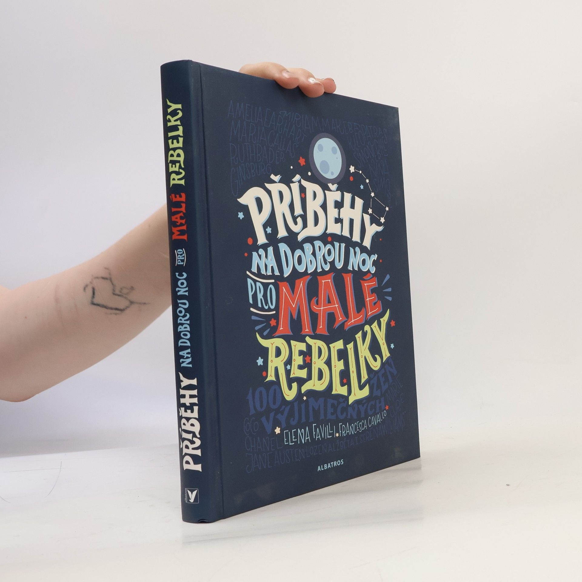 Elena Favilli Příběhy na dobrou noc pro malé rebelky