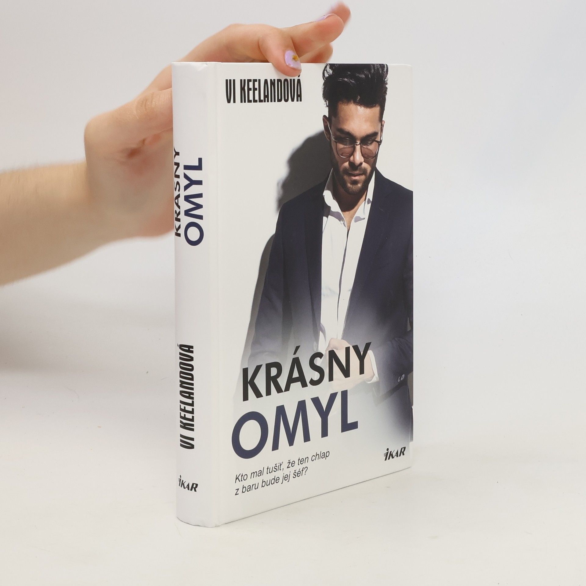 Vi Keeland Krásny omyl
