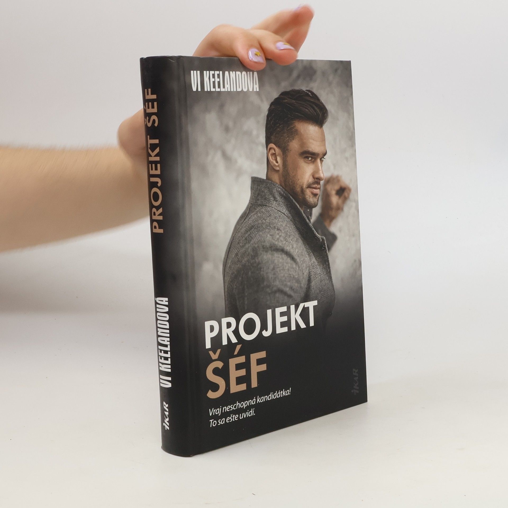 Vi Keeland Projekt šéf