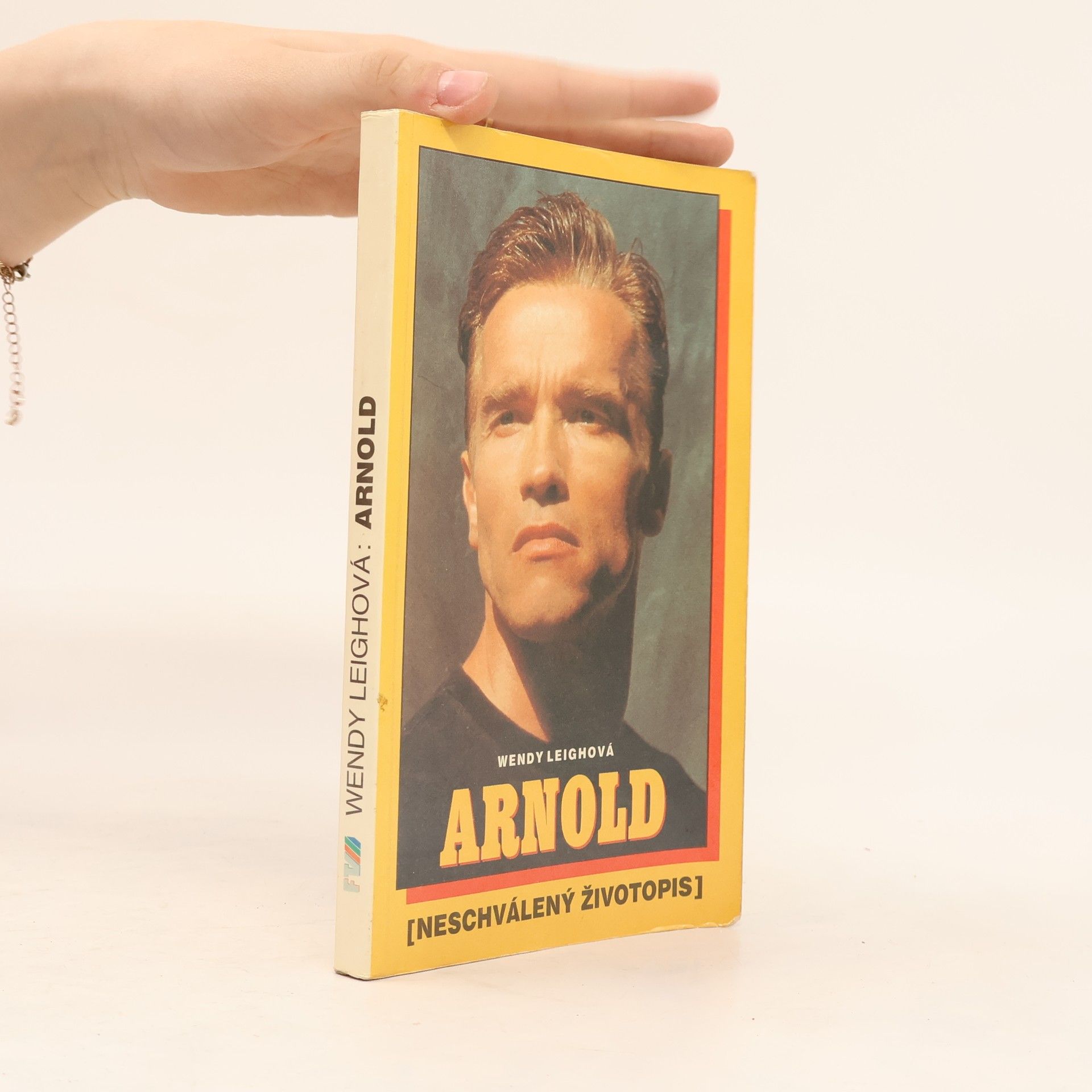 Wendy Leigh Arnold. Neschválený životopis