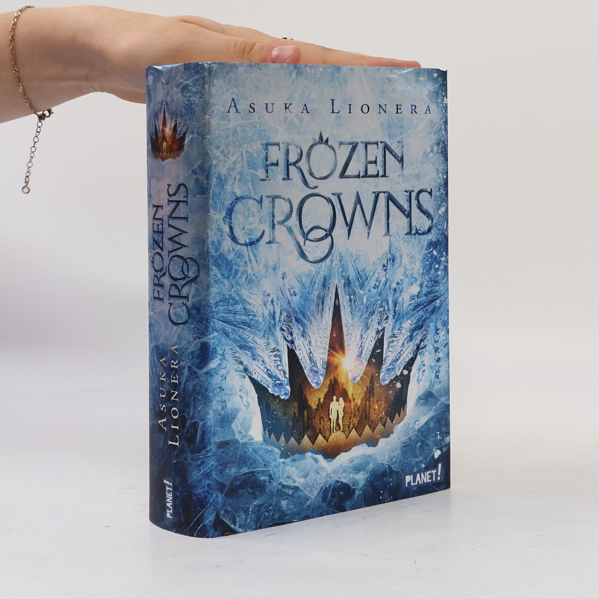 Asuka Lionera Frozen Crowns 1: Ein Kuss aus Eis und Schnee