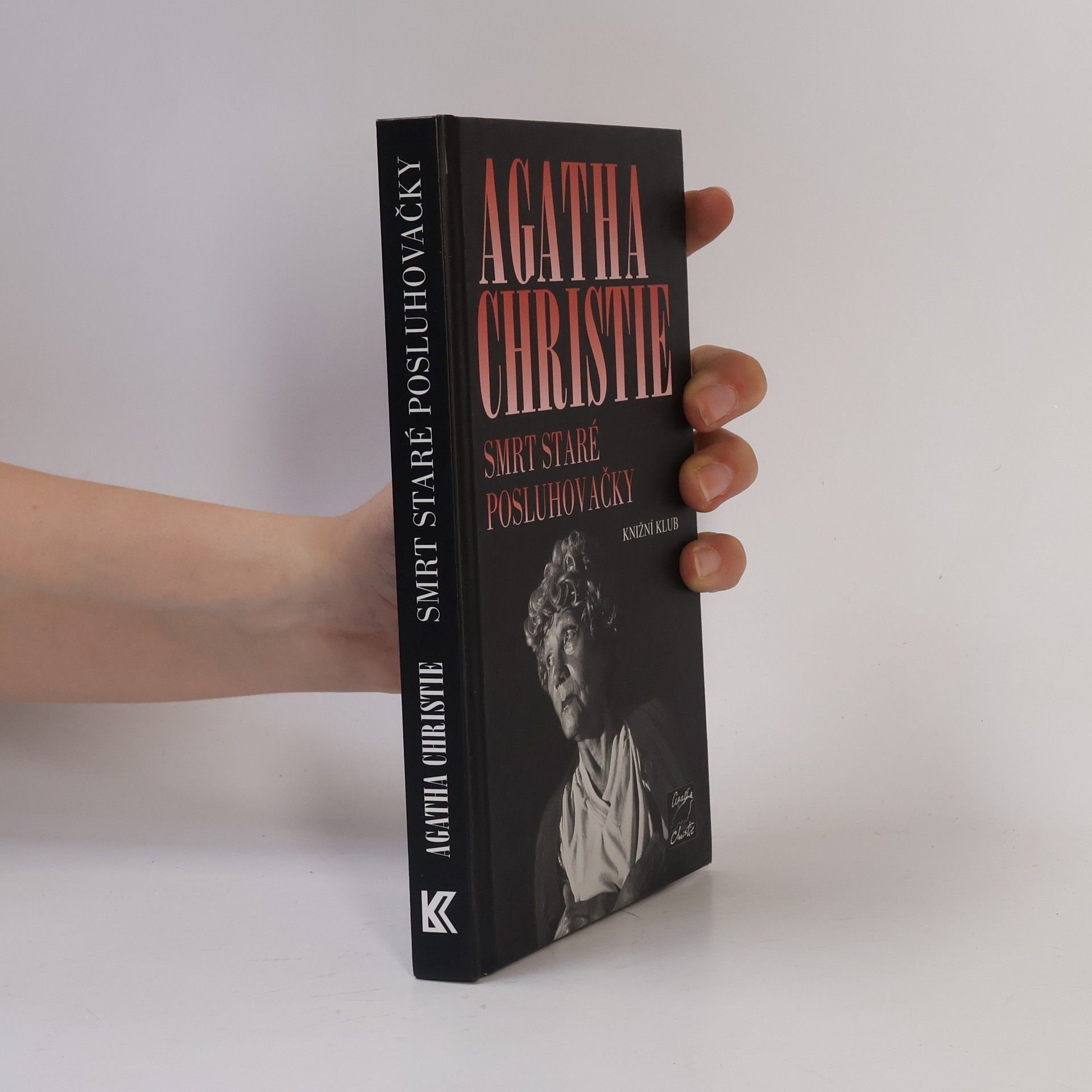 Agatha Christie Smrt staré posluhovačky