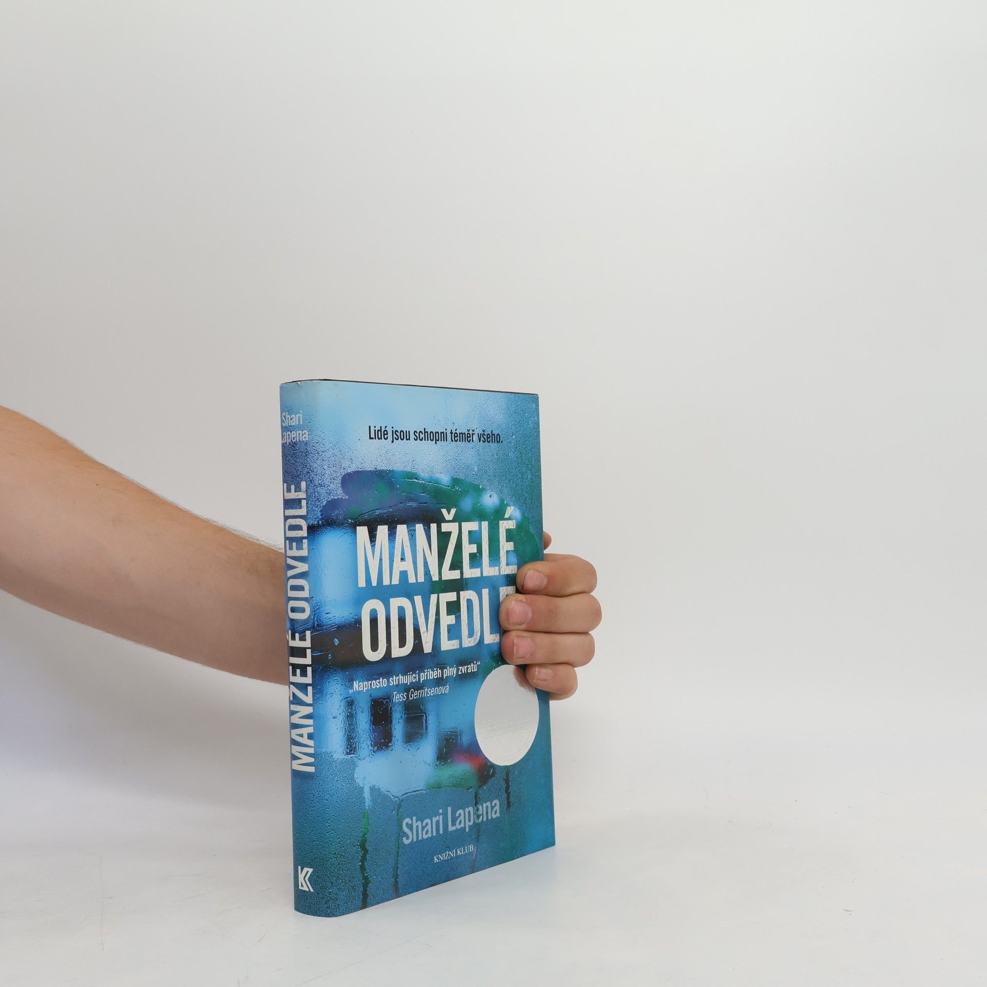 Shari Lapenová Manželé odvedle