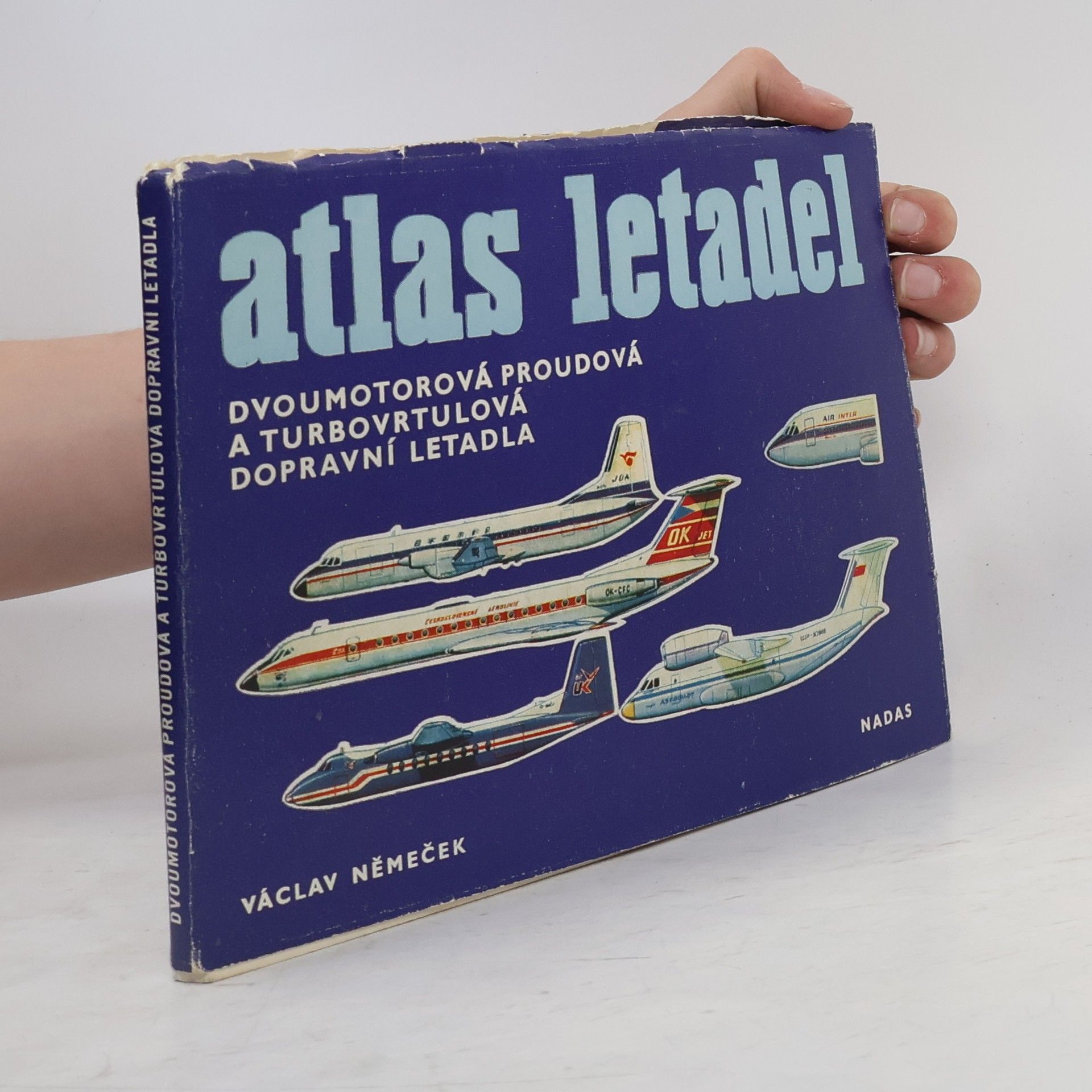Miroslav Balous Atlas letadel. Dvoumotorová proudová a turbovrtulová dopravní letadla
