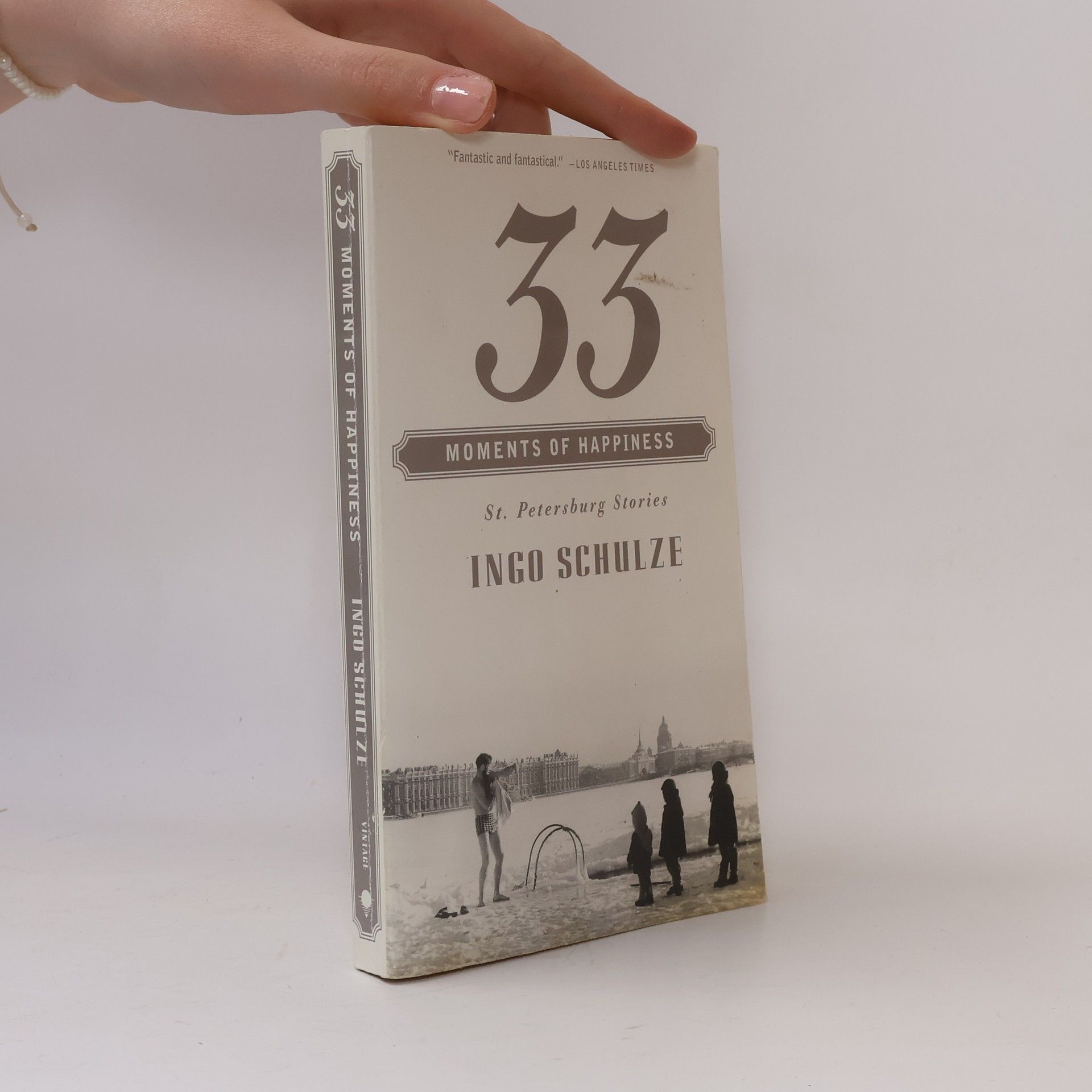 33 Moments of Happiness