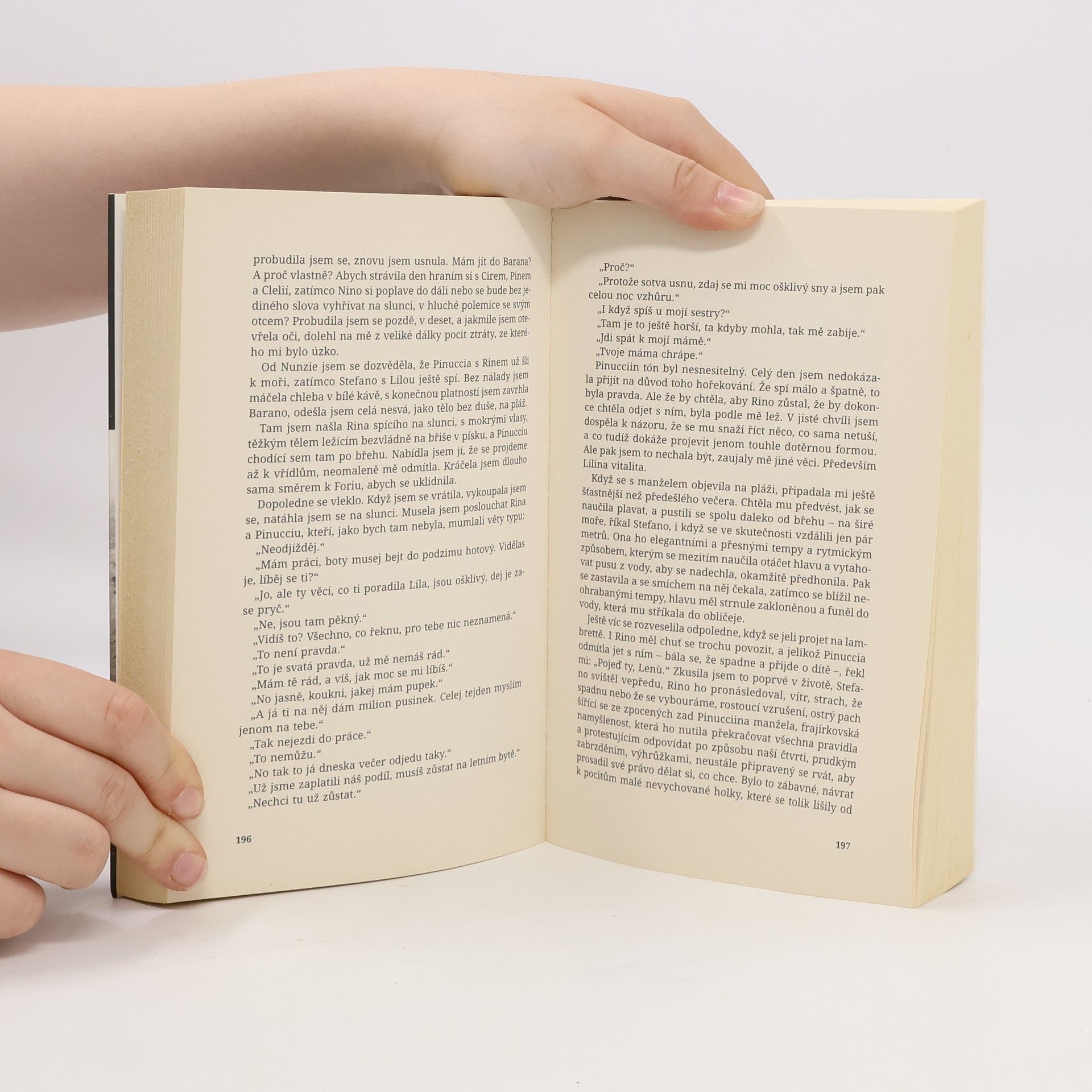 Elena Ferrante Geniální přítelkyně 2. Příběh nového jména