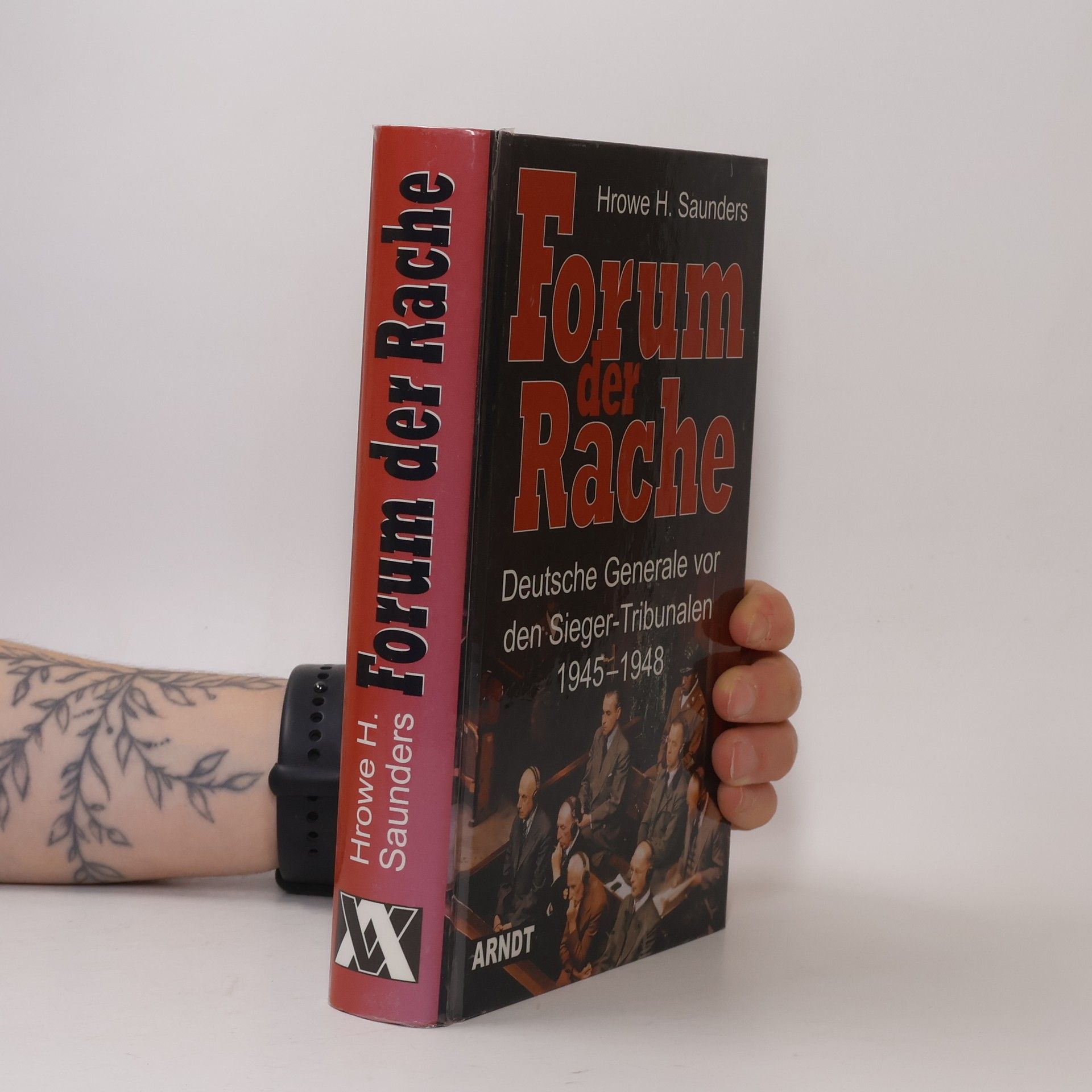Hrowe H. Saunders Forum der Rache