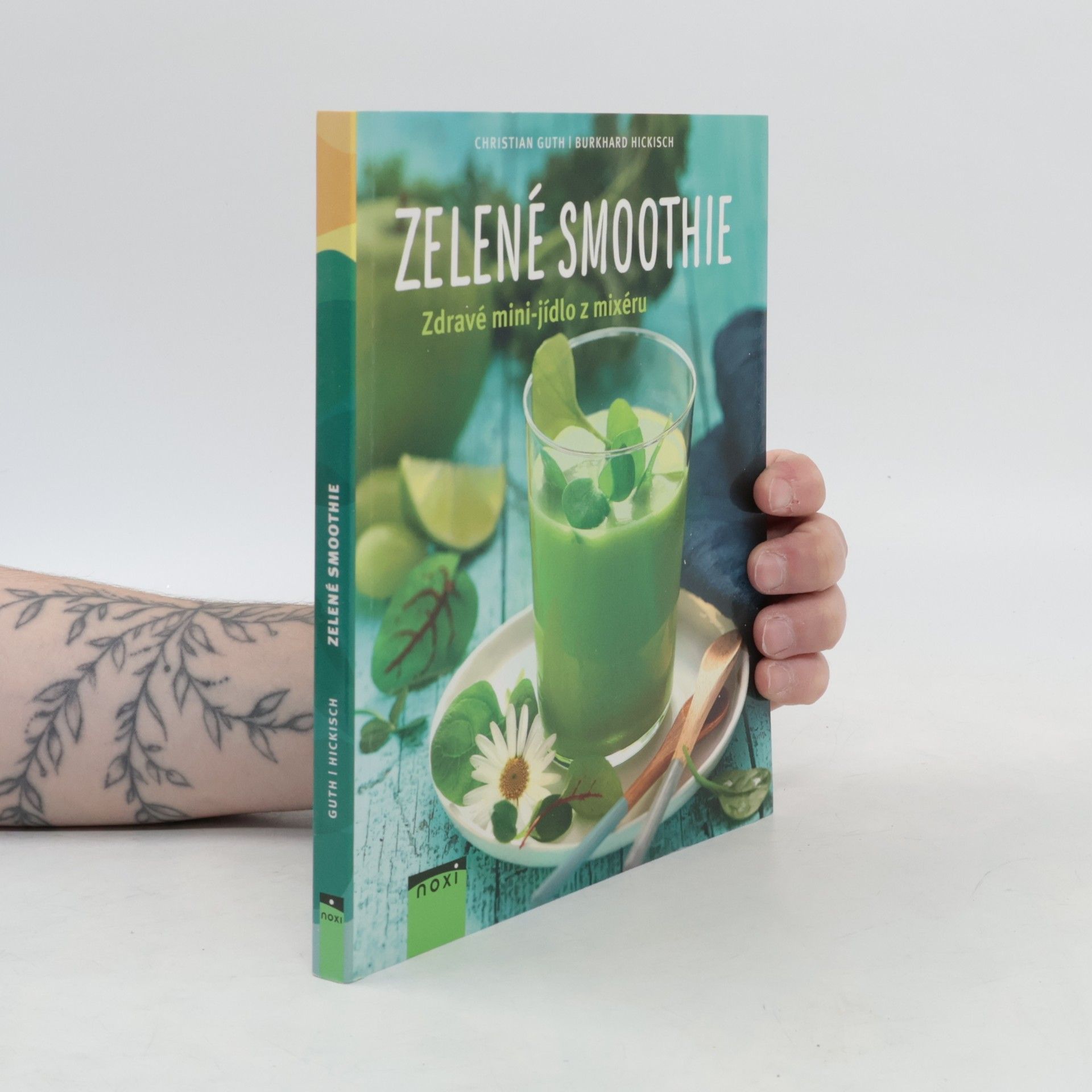 Zelené smoothie. Zdravé mini-jídlo z mixéru