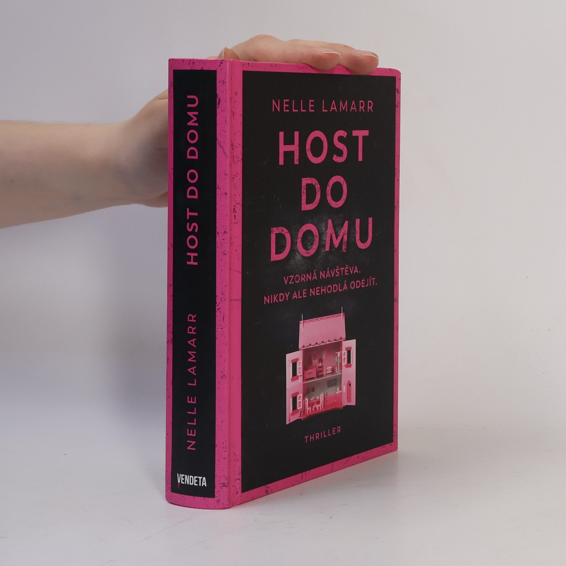 Nelle Lamarr Host do domu