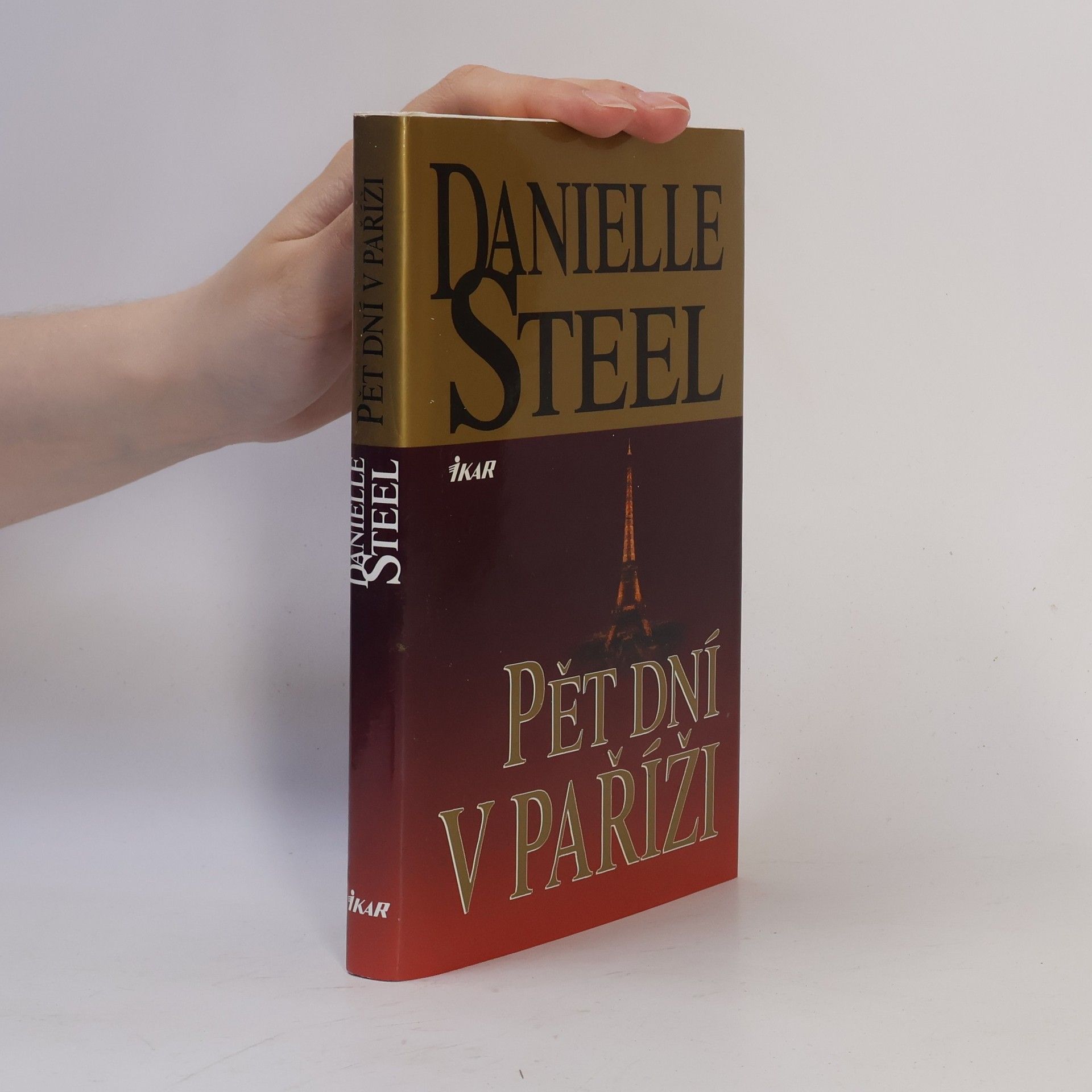 Danielle Steel Pět dní v Paříži