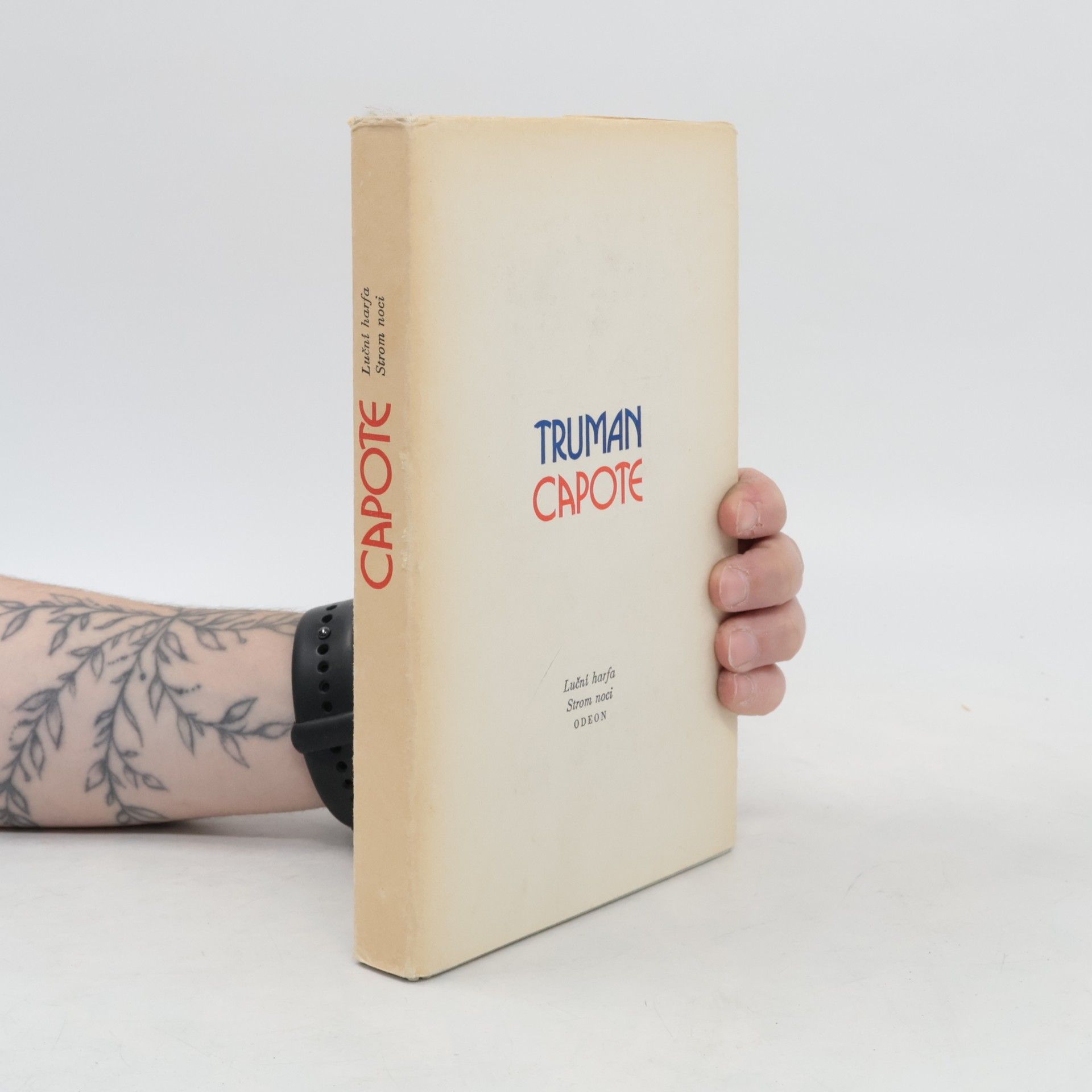 Truman Capote Luční harfa. Strom noci