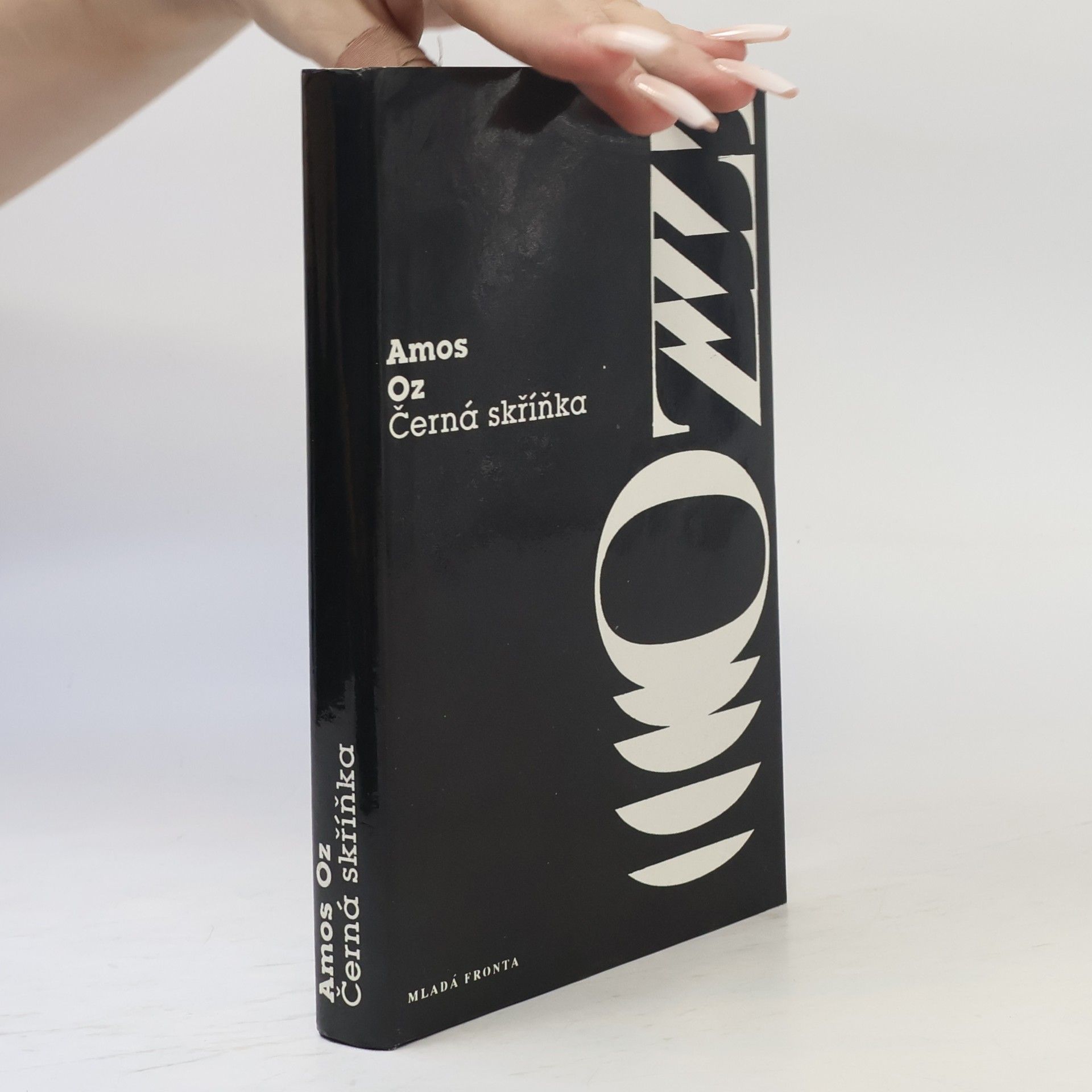 Amos Oz Černá skříňka