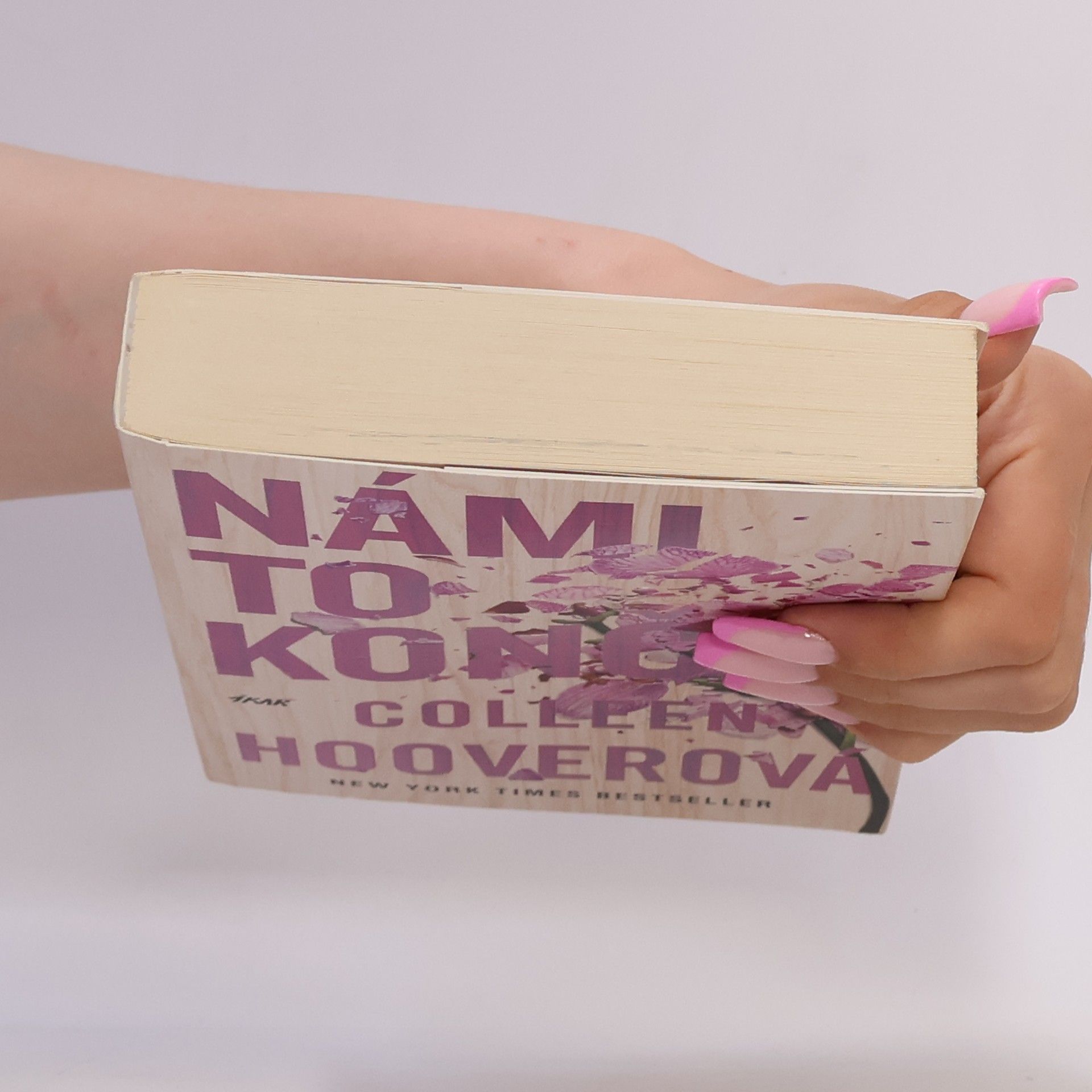 Colleen Hoover Námi to končí