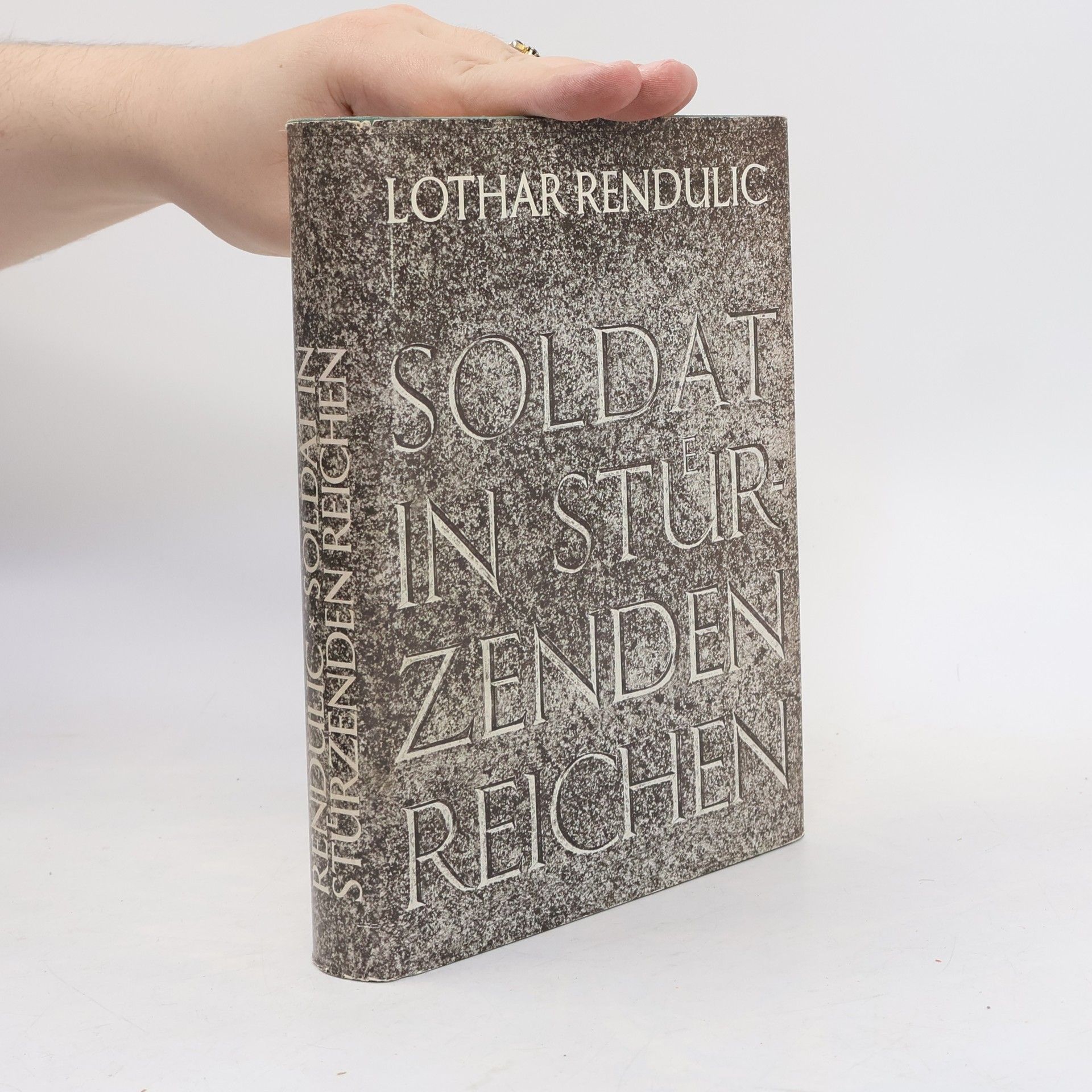 Soldat In Stürzenden Reichen