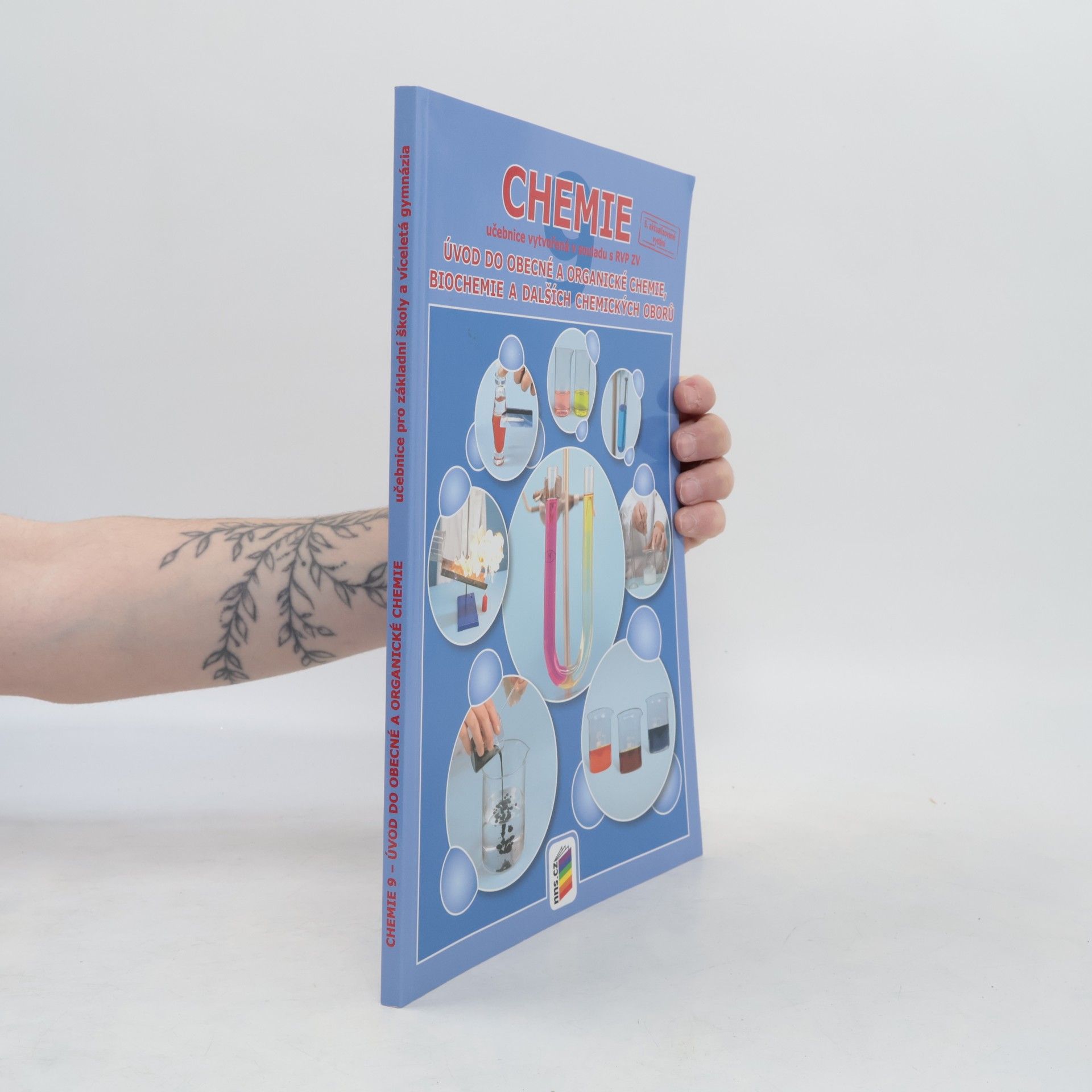 Jiří Šibor Chemie : úvod do obecné a organické chemie, biochemie a dalších chemických oborů