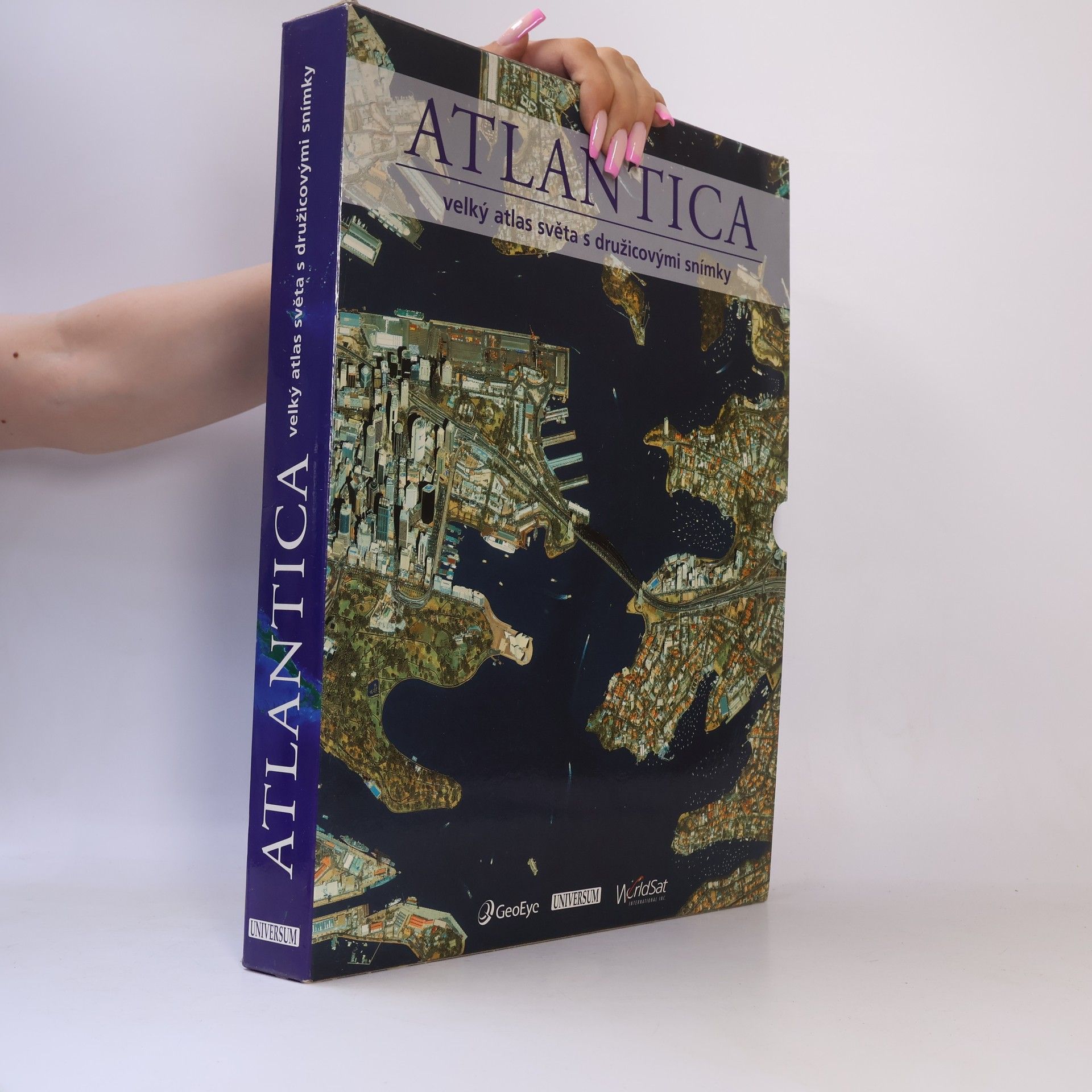 Ambros Brucker Atlantica velký atlas světa s družicovými snímky