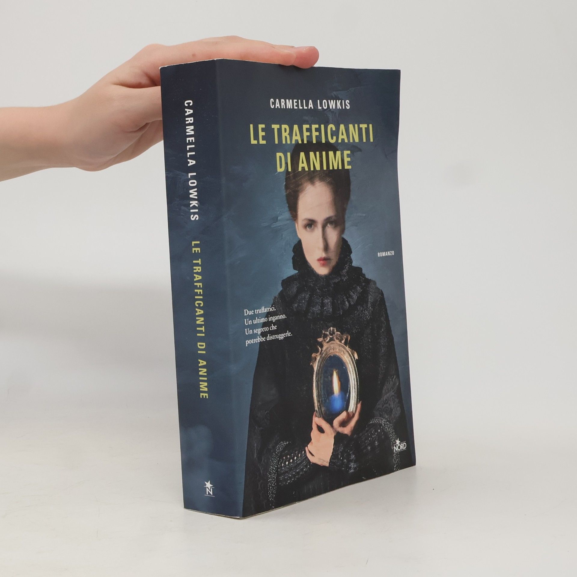 Carmella Lowkis Le trafficanti di anime
