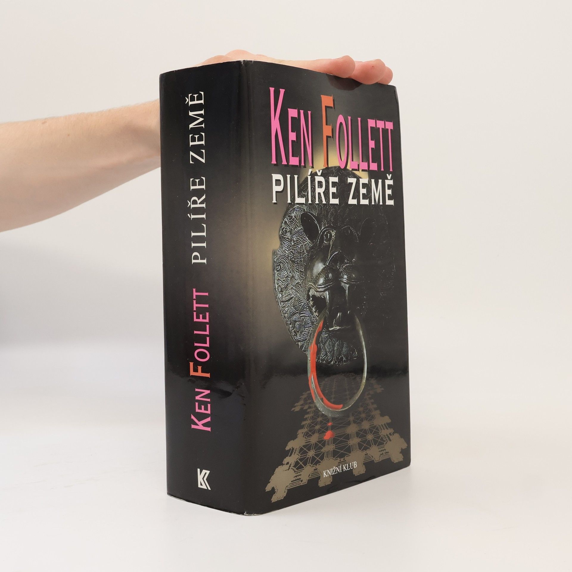 Ken Follett Pilíře země