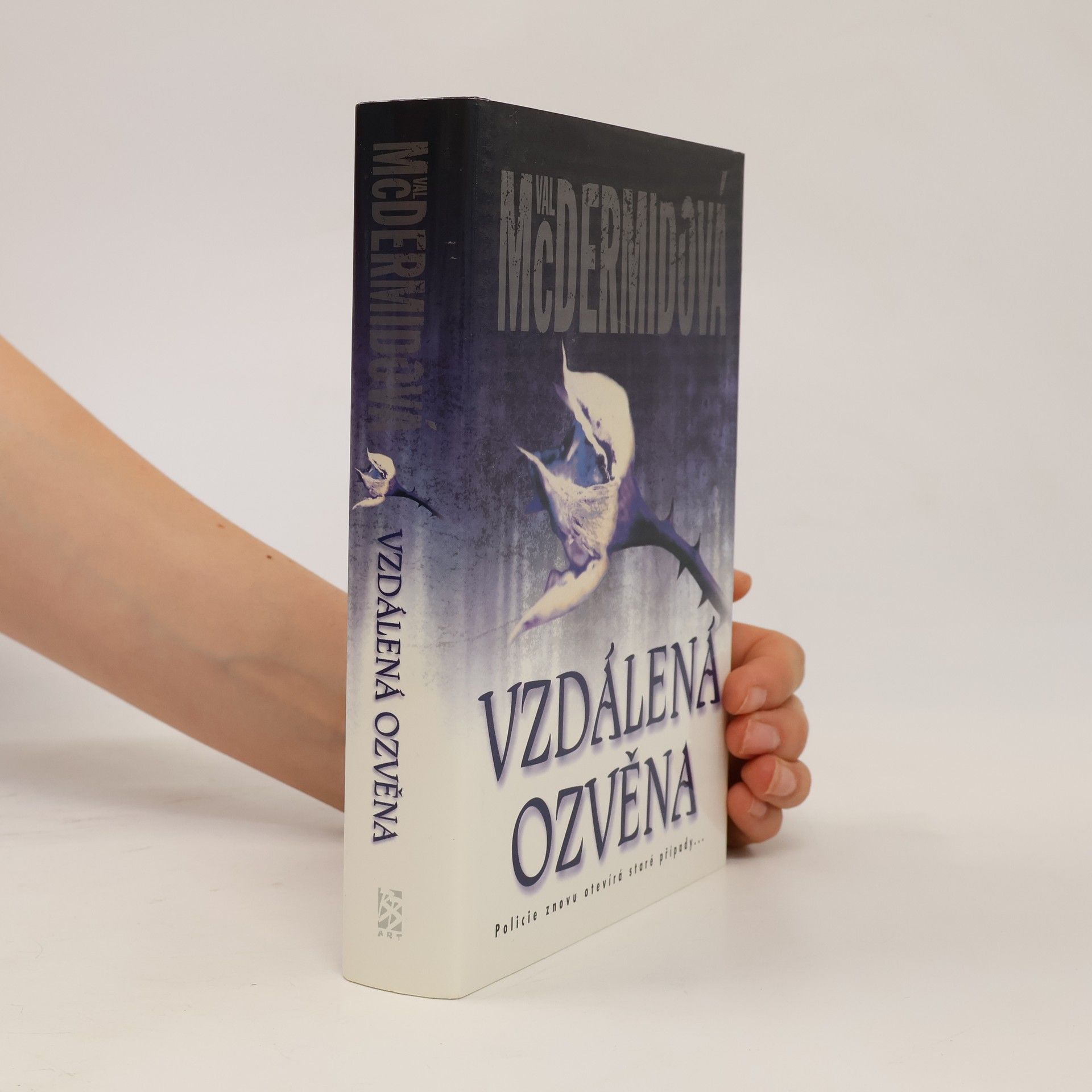 Val McDermid Vzdálená ozvěna