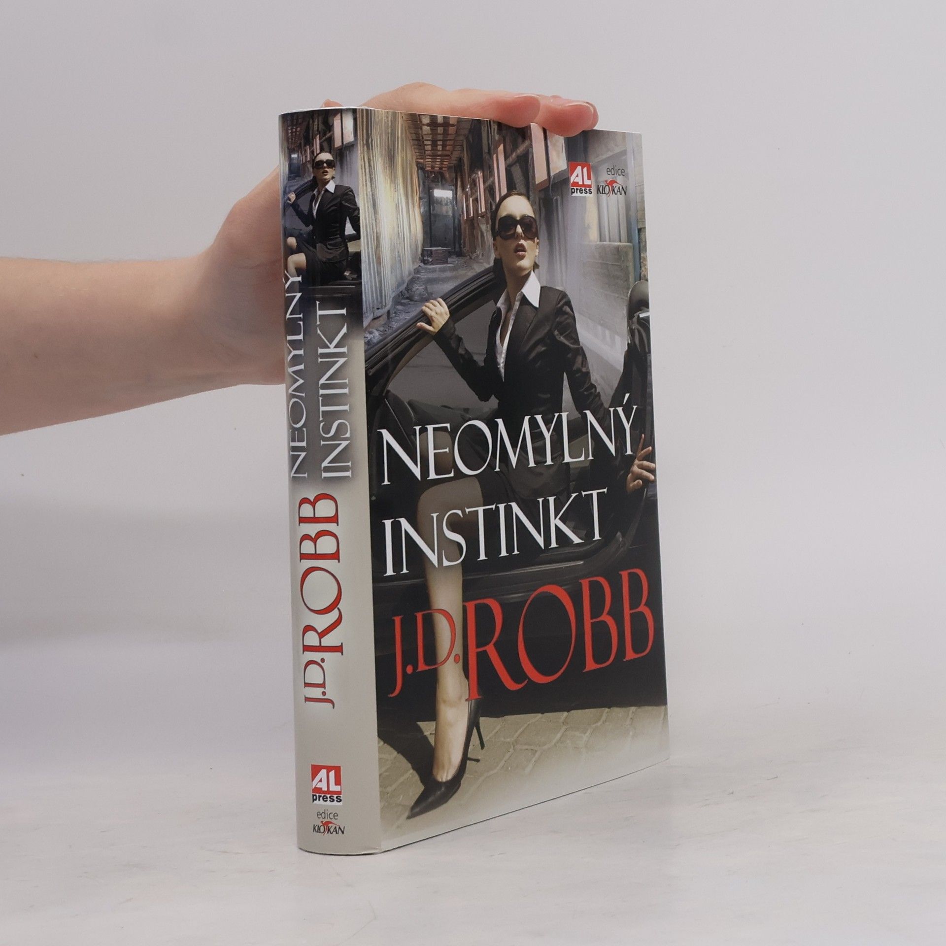 Nora Roberts Neomylný instinkt