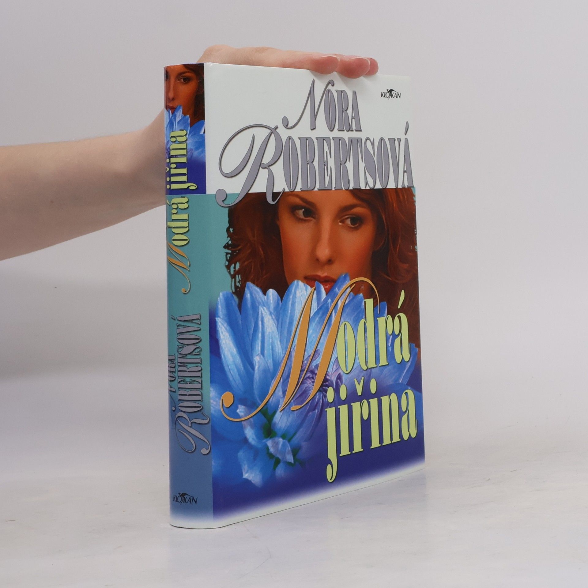 Nora Roberts Modrá jiřina