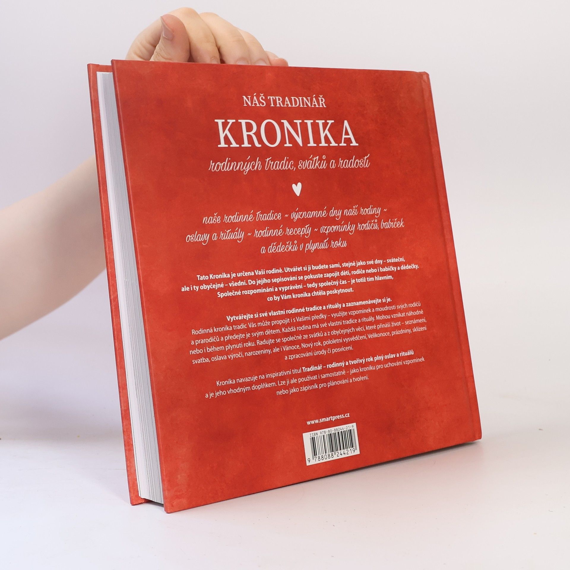 Martina Boledovičová Náš tradinář: Kronika rodinných tradic, svátků a radostí