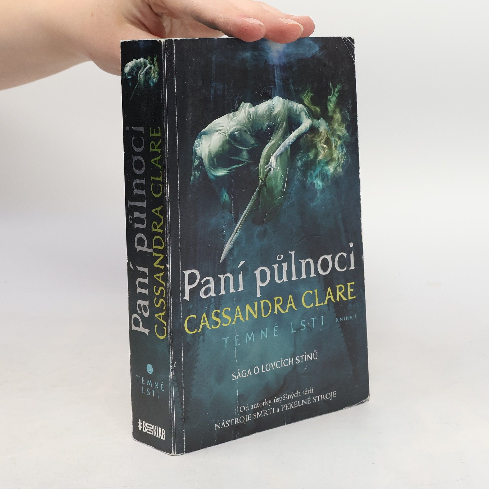Cassandra Clare Temné lsti. Kniha první, Paní půlnoci