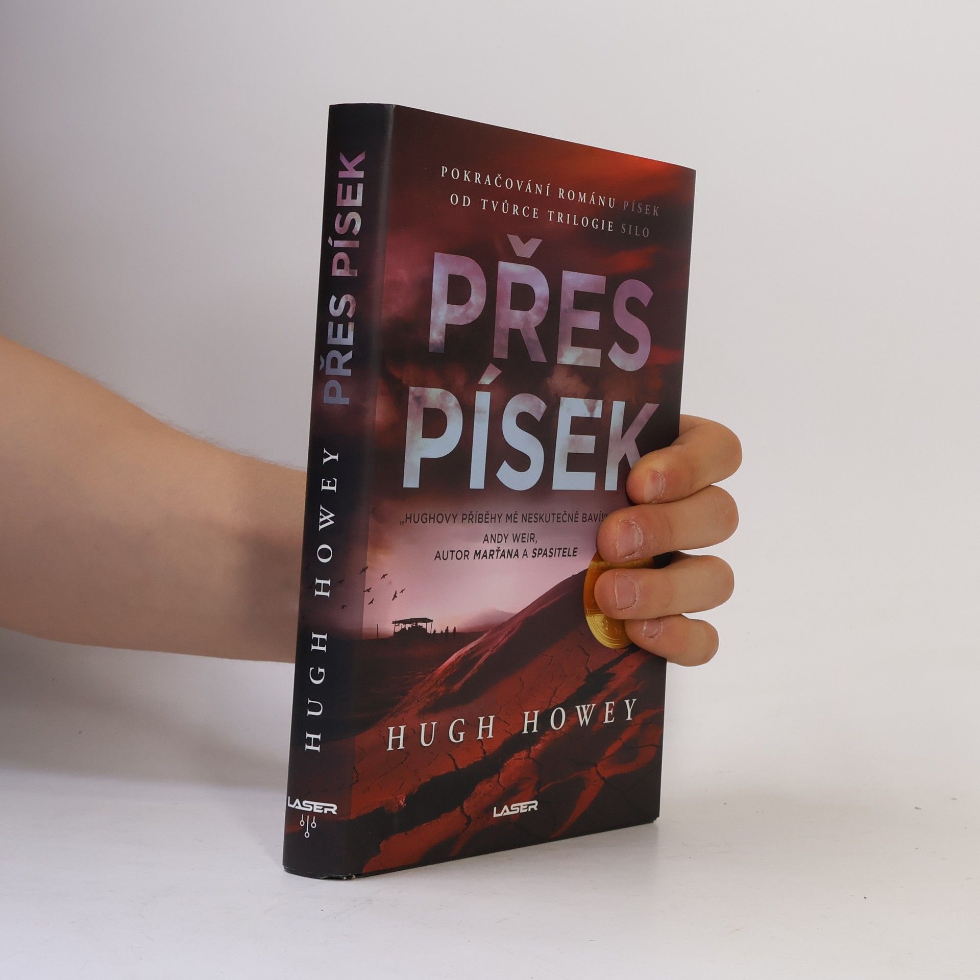 Hugh Howey Přes písek