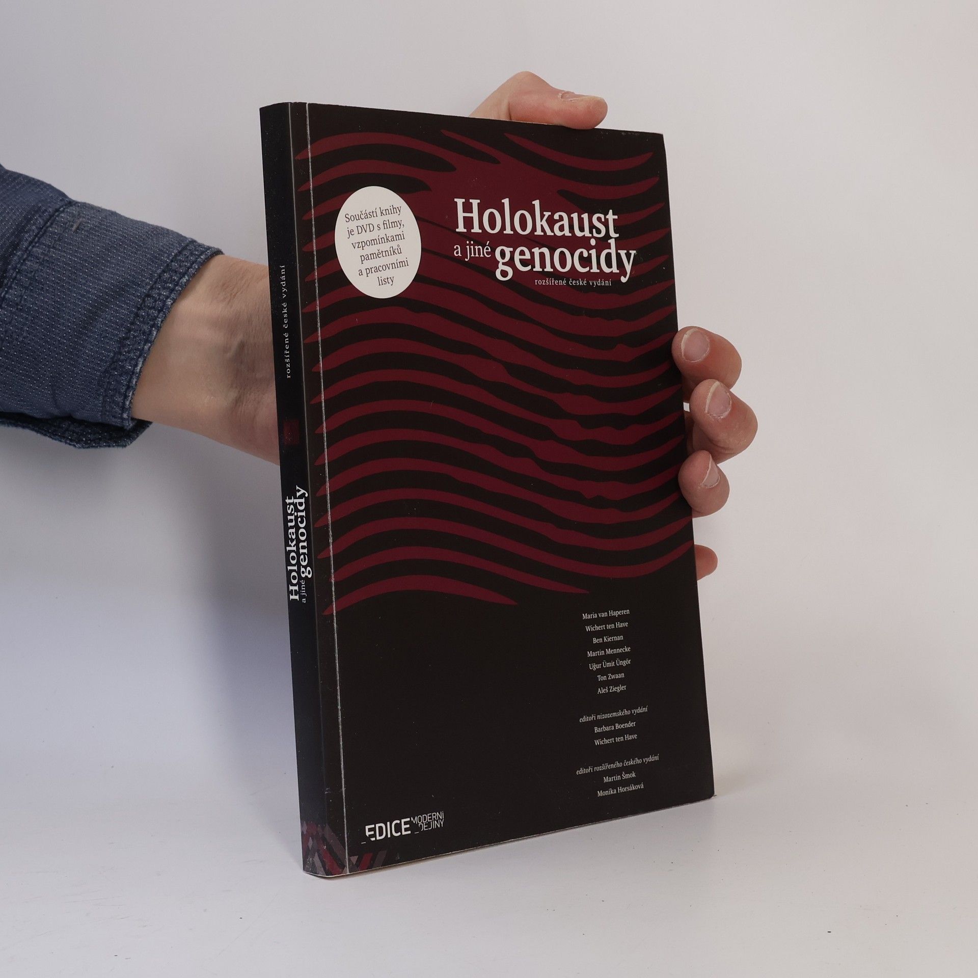 Kolektiv autorů Holokaust a jiné genocidy