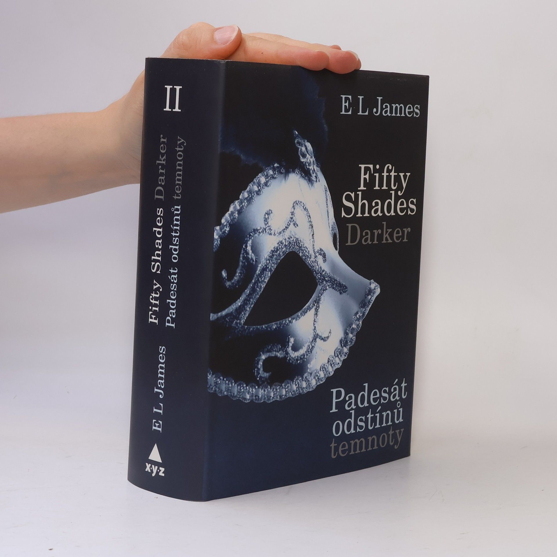 E. L. James Padesát odstínů temnoty