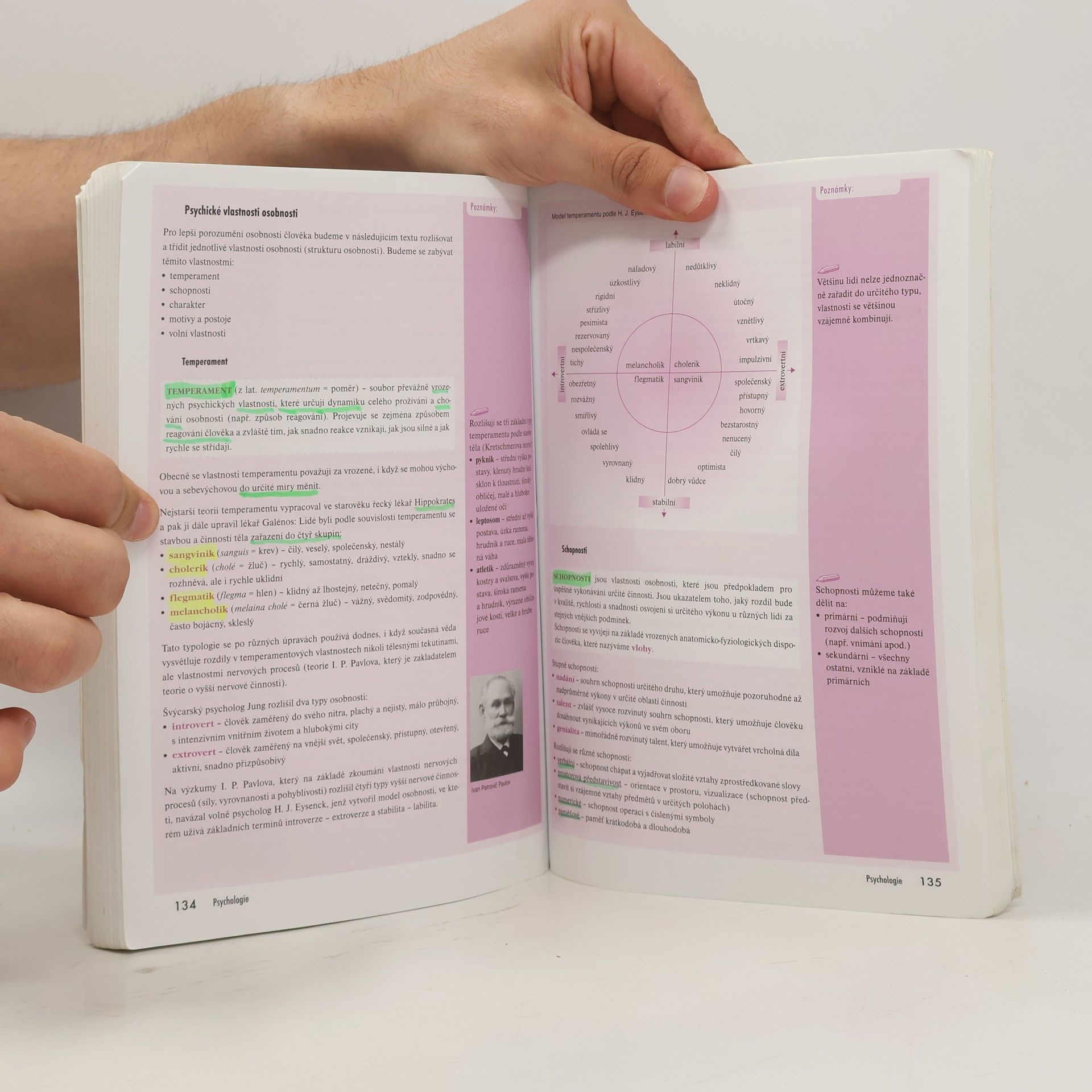 Autorenkollektiv Odmaturuj! ze společenských věd