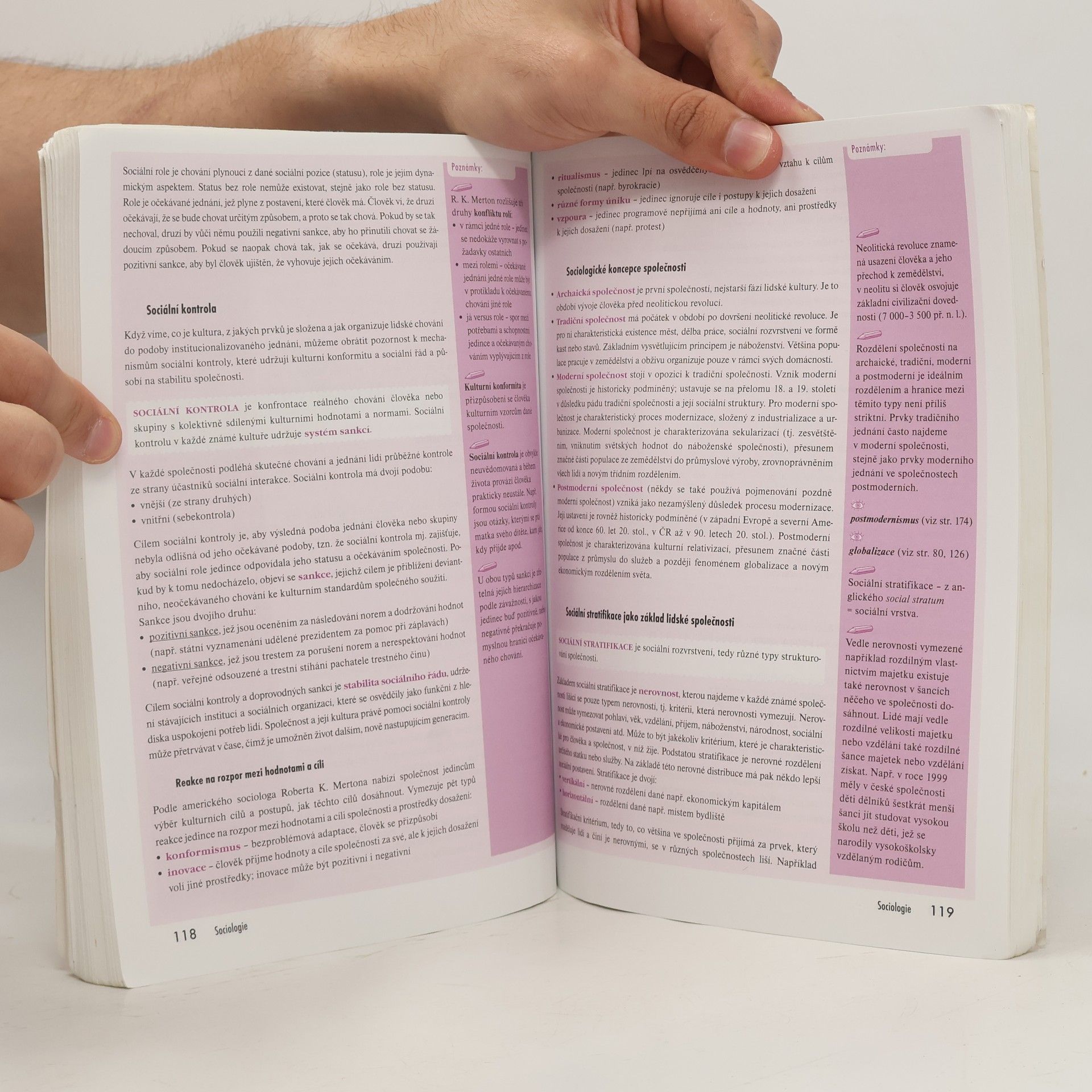 Autorenkollektiv Odmaturuj! ze společenských věd