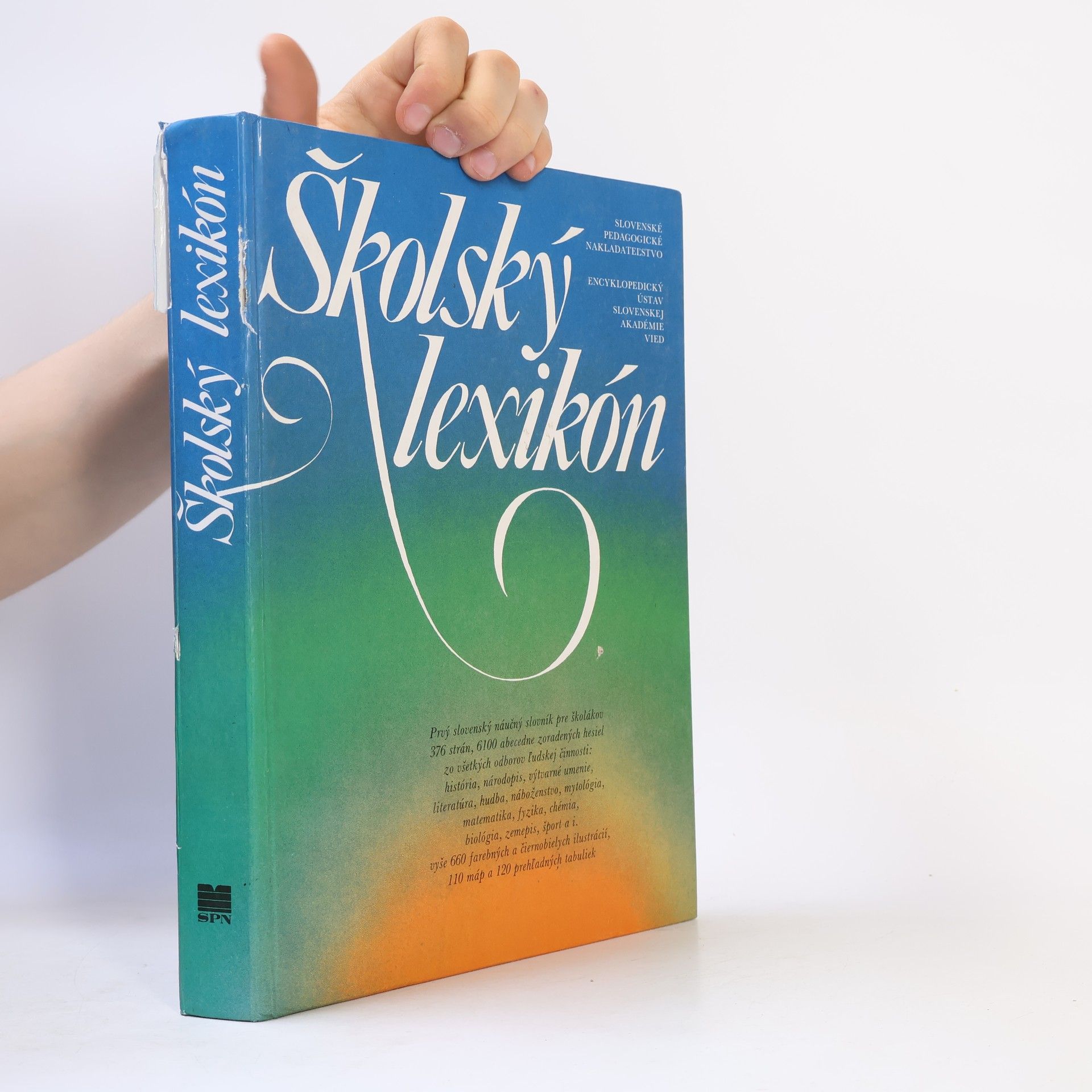 Autores varios Školský lexikón