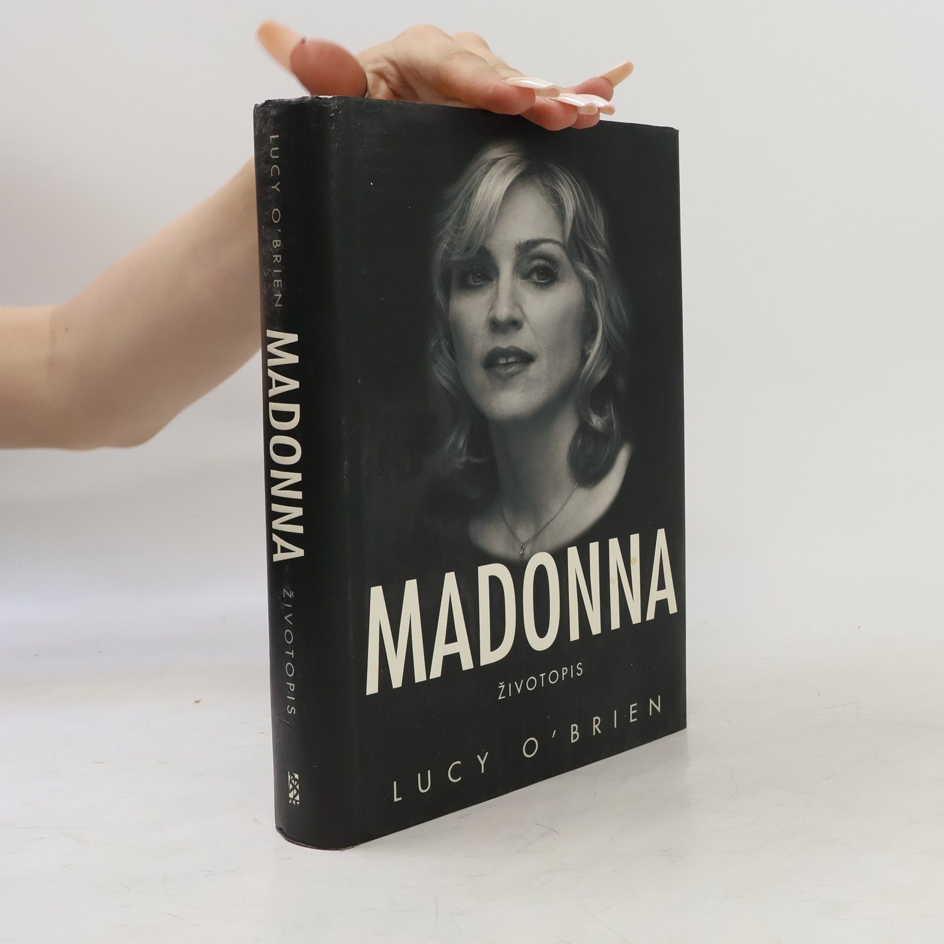 Lucy OBrien Madonna. Životopis