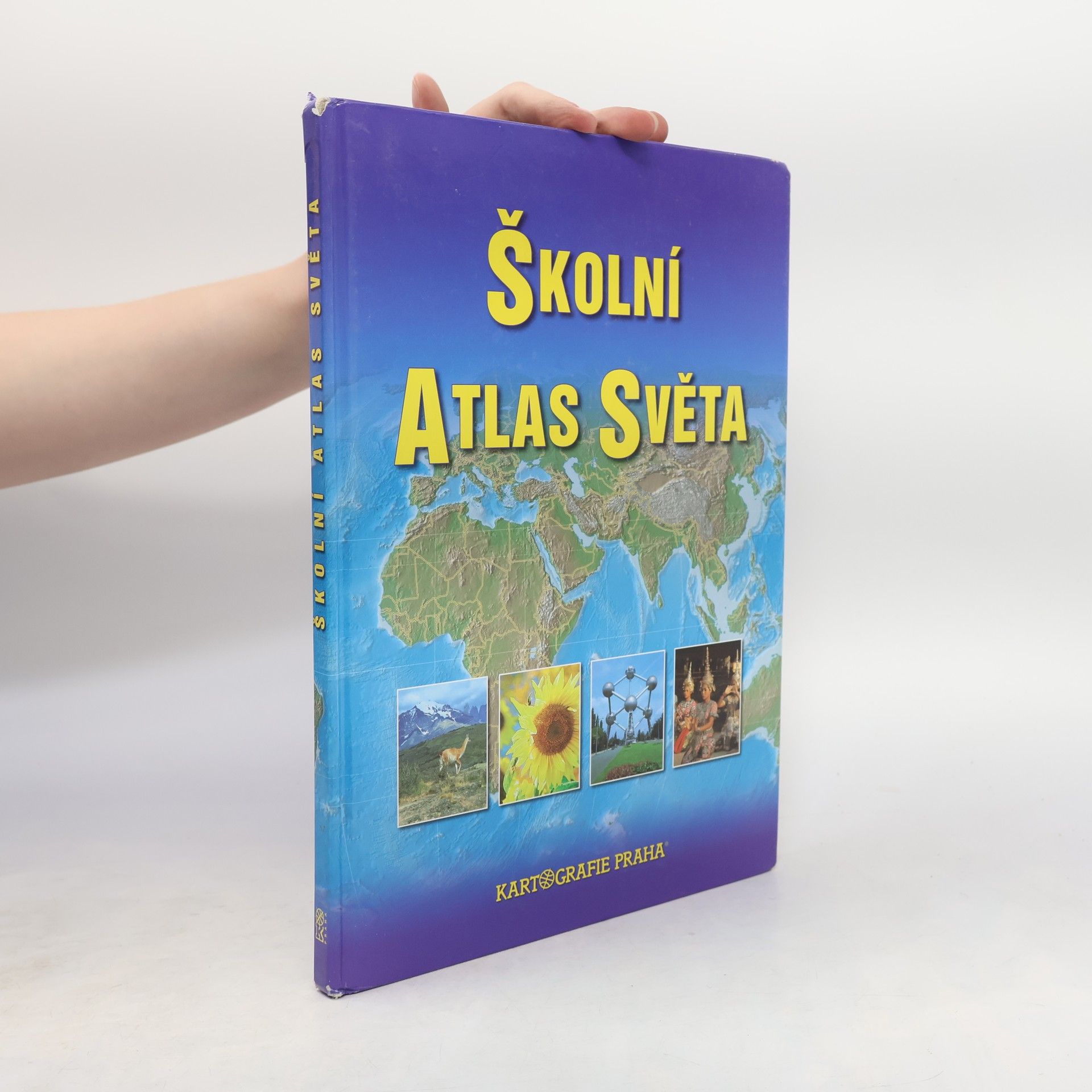 Autorenkollektiv Školní atlas světa