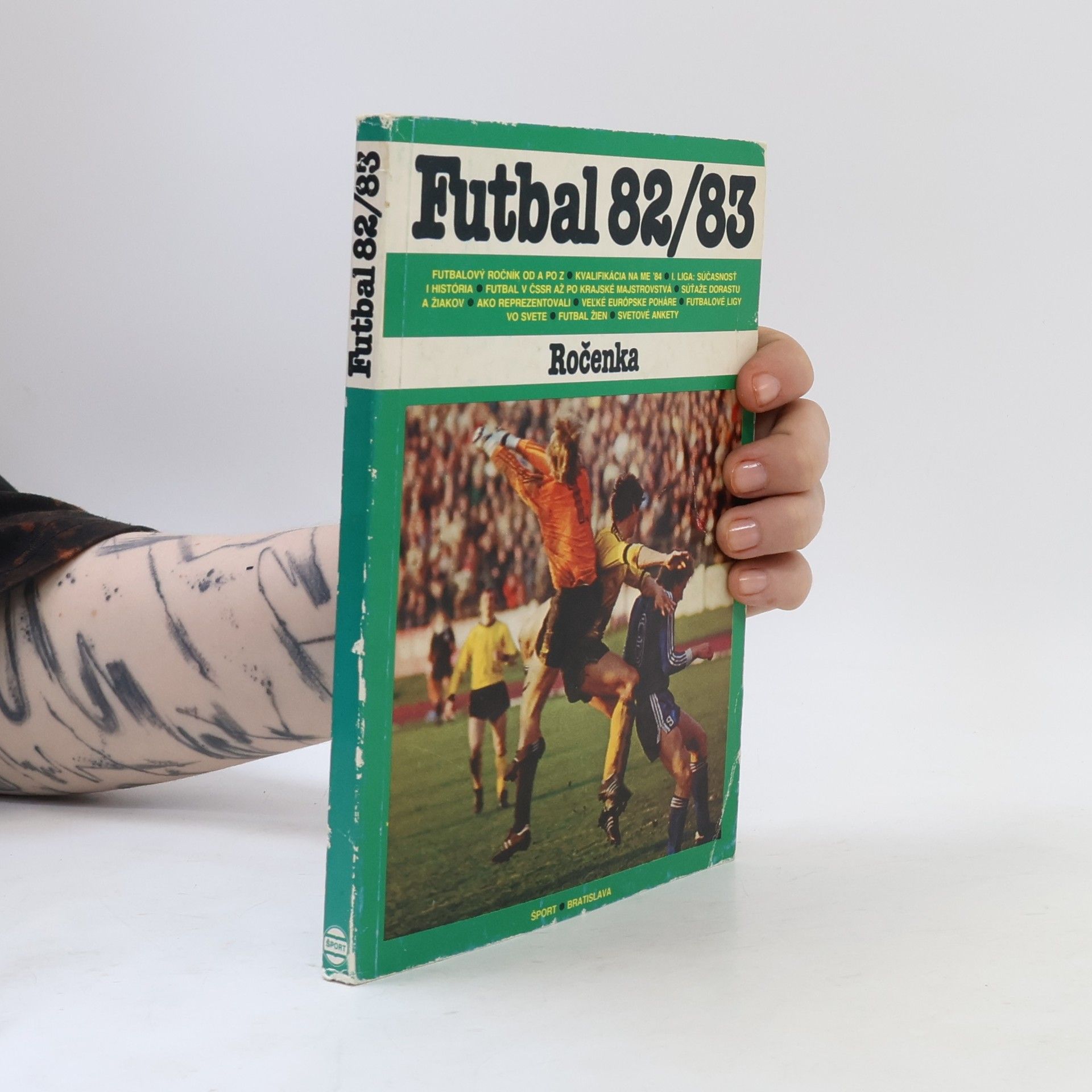 Kolektív autorov Futbal 82/83. Ročenka