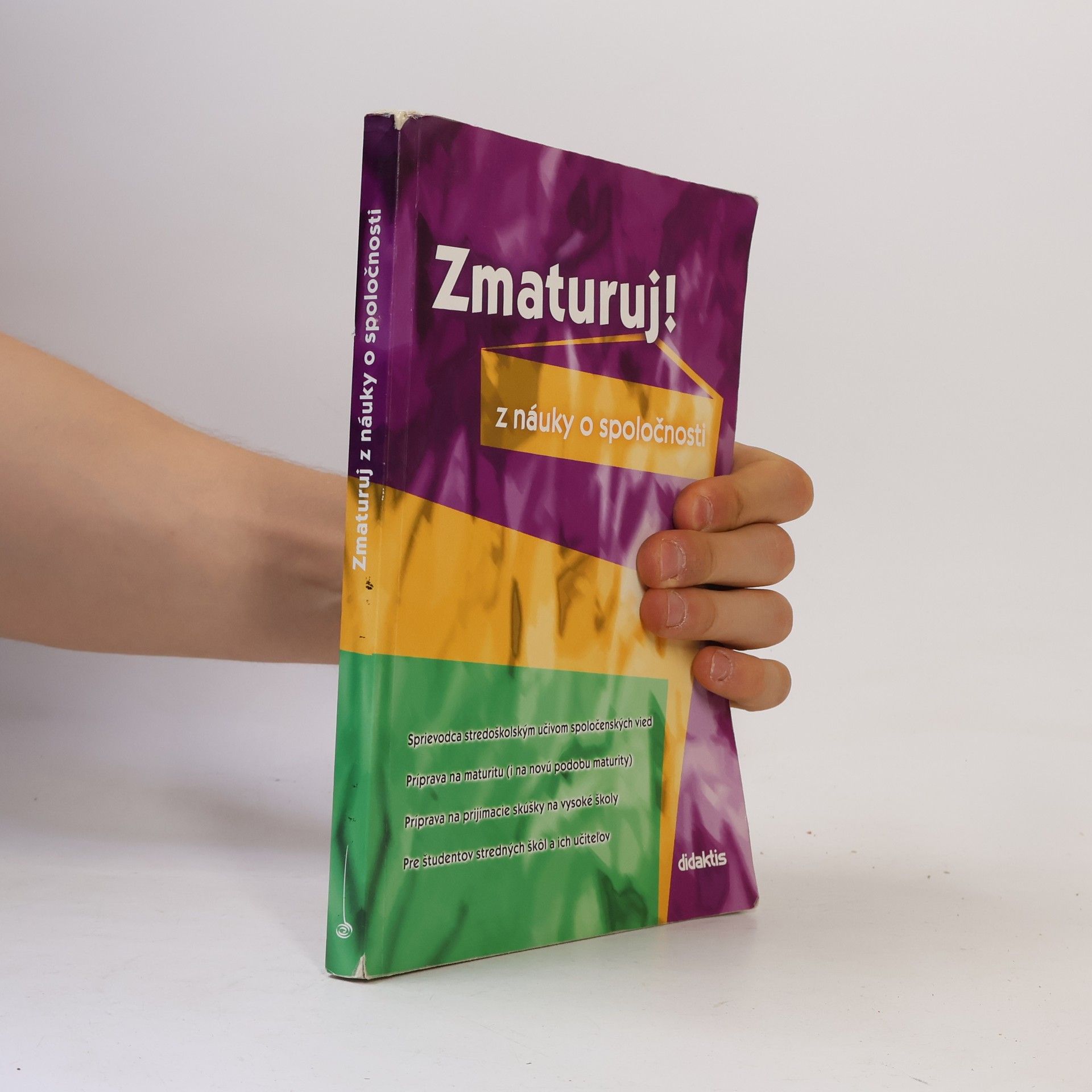 František Emmert Zmaturuj! Z náuky o spoločnosti