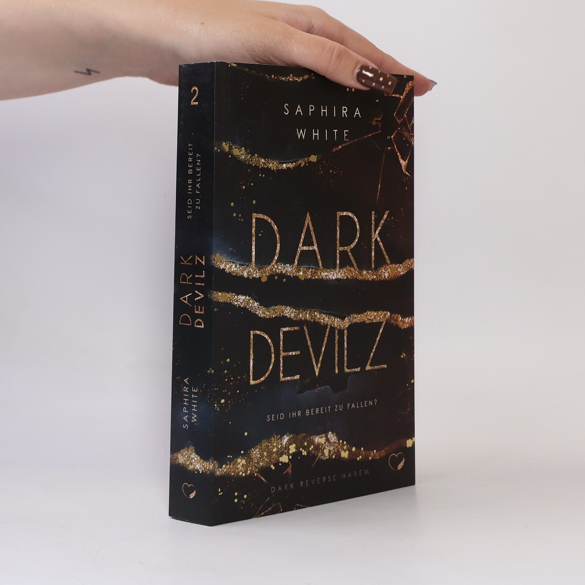 Saphira White Dark Devilz