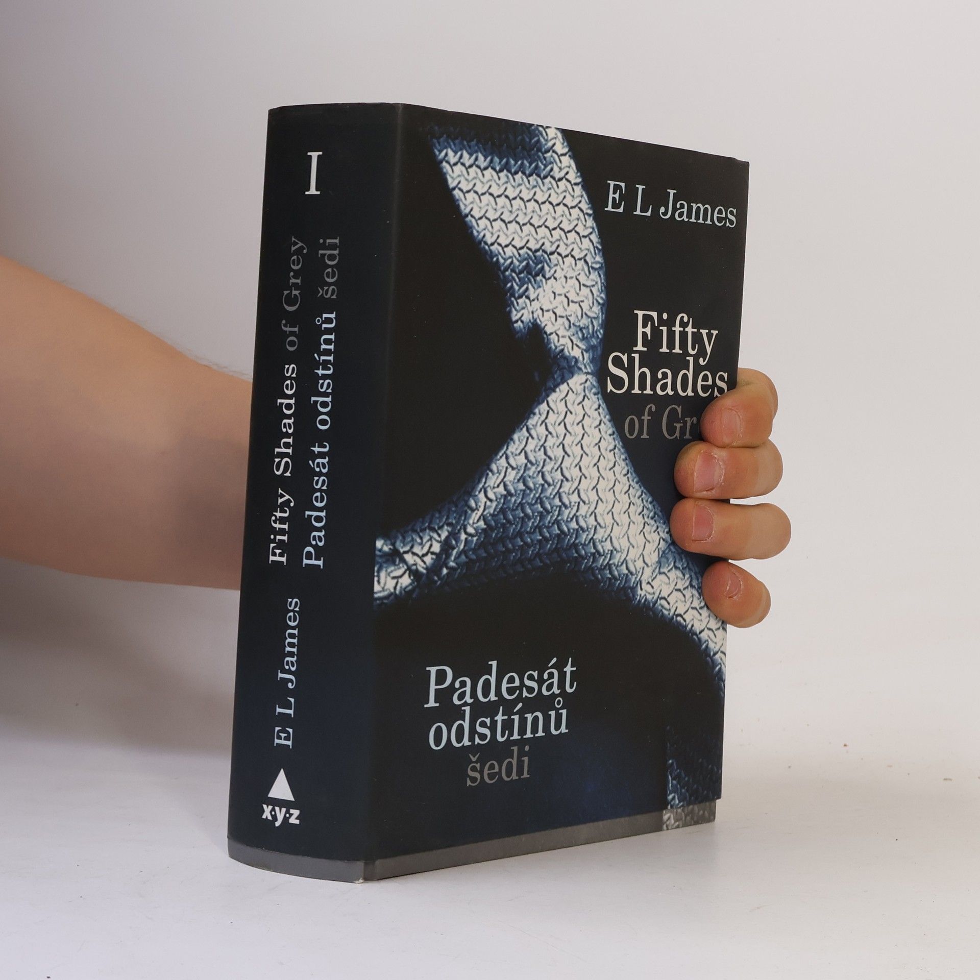 E. L. James Padesát odstínů šedi