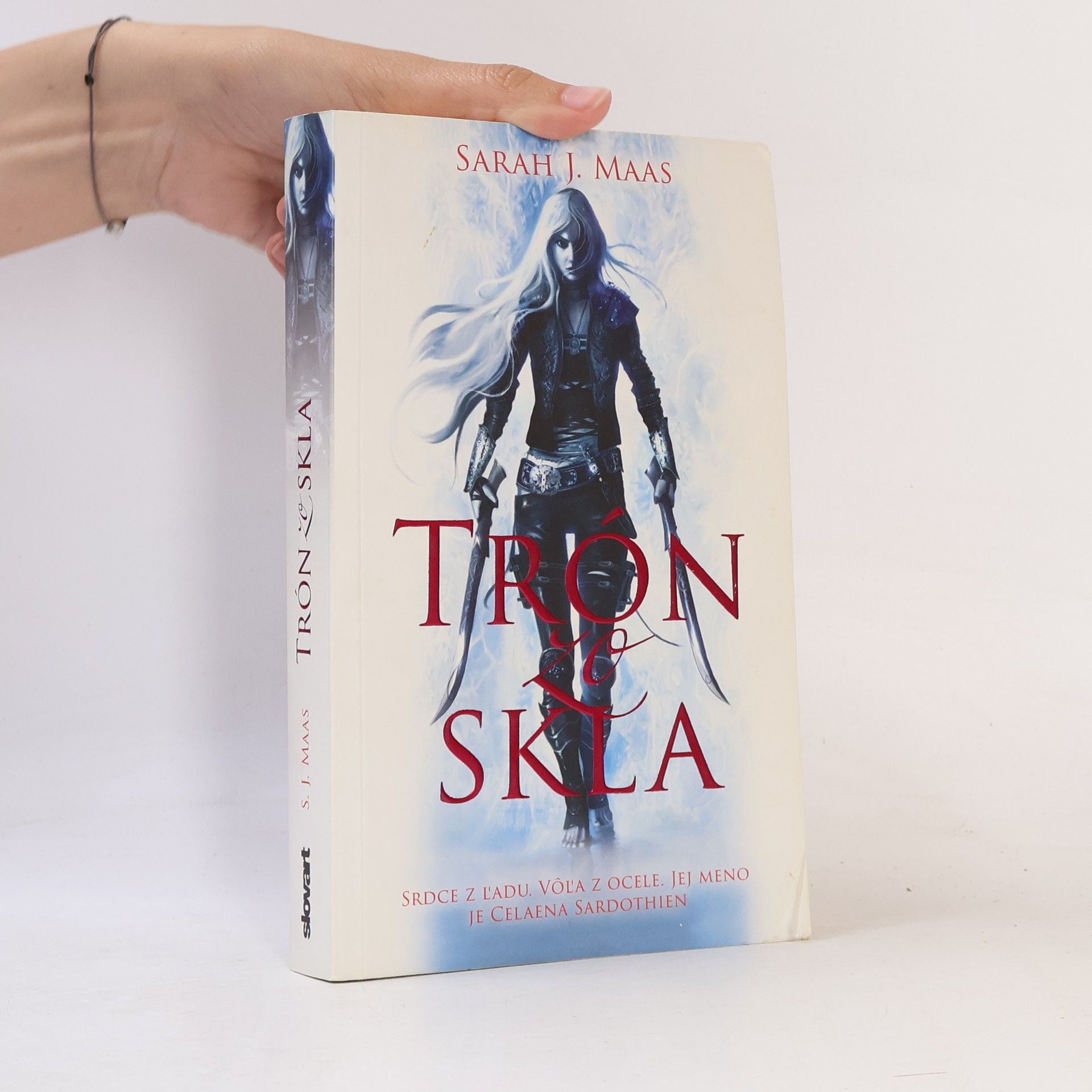 Sarah J. Maas Trón zo skla
