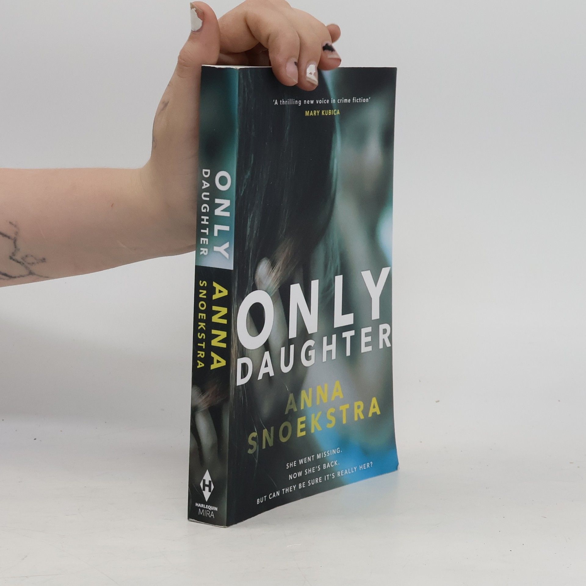 Anna Snoekstra Only Daughter