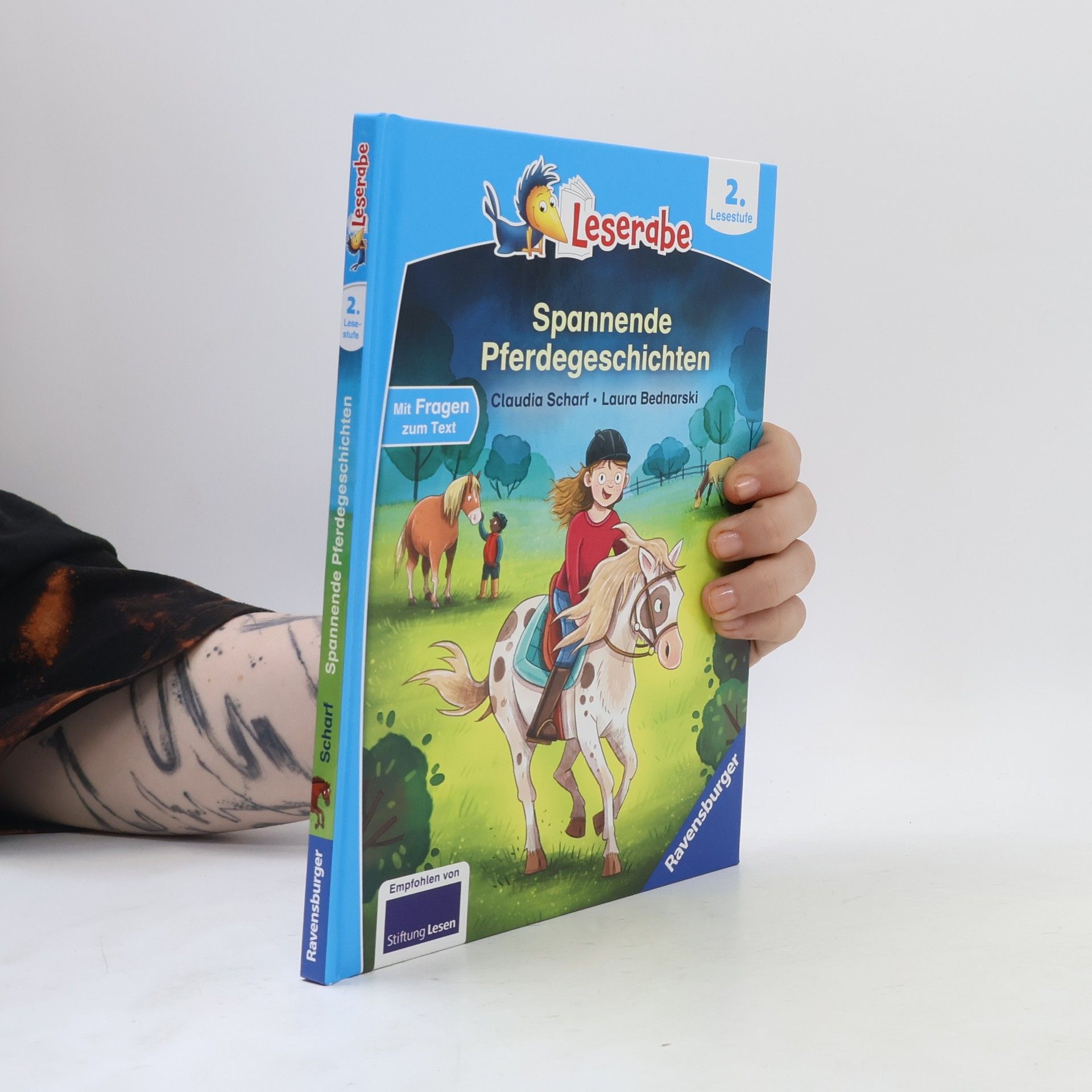 Claudia Scharf Spannende Pferdegeschichten - Lesen lernen mit dem Leseraben - Erstlesebuch - Kinderbuch ab 7 Jahren - Lesen üben 2. Klasse Mädc