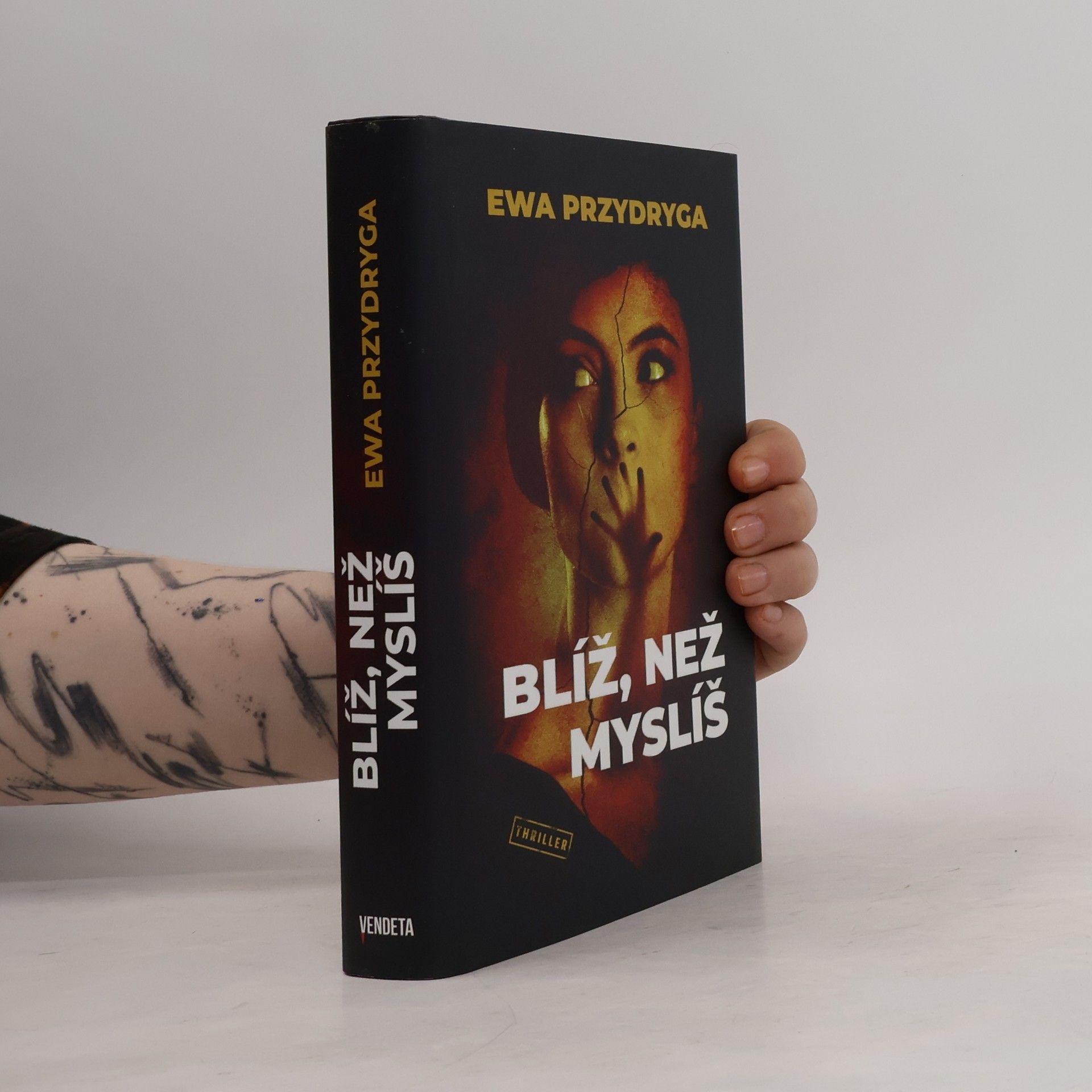 Ewa Przydryga Blíž, než myslíš