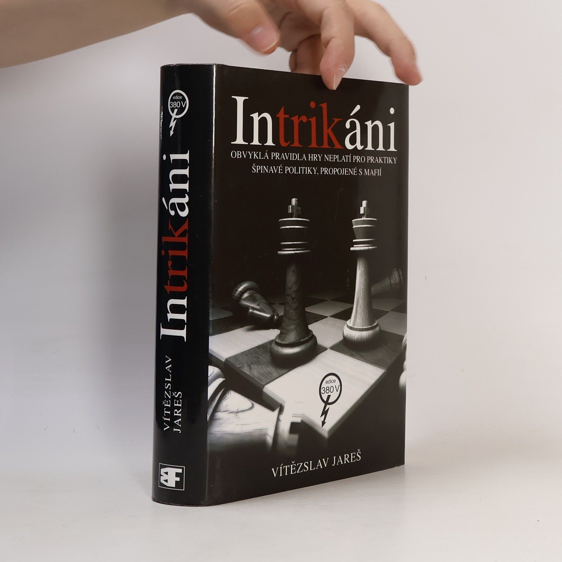 Vítězslav Jareš Intrikáni