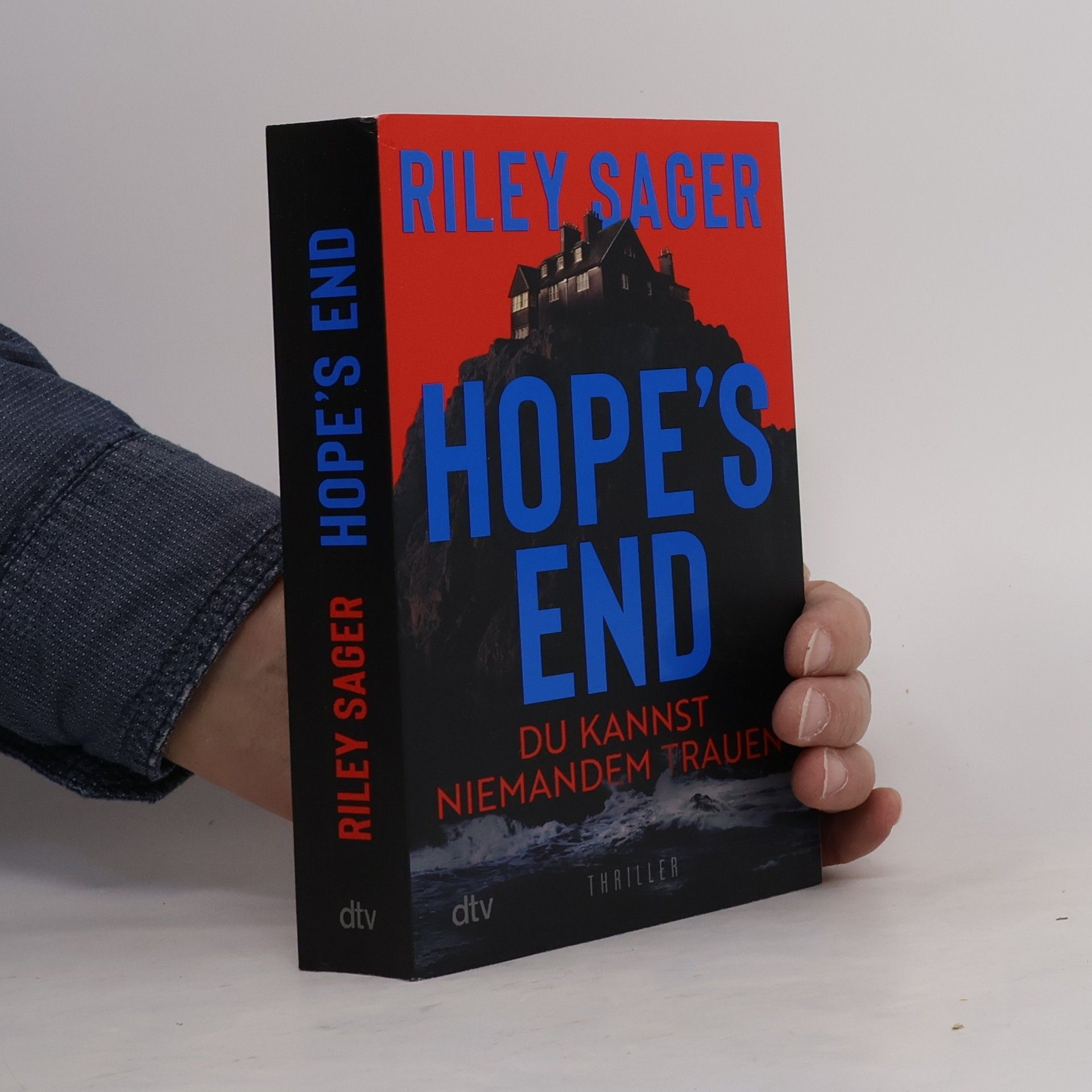 Riley Sager Hope's End